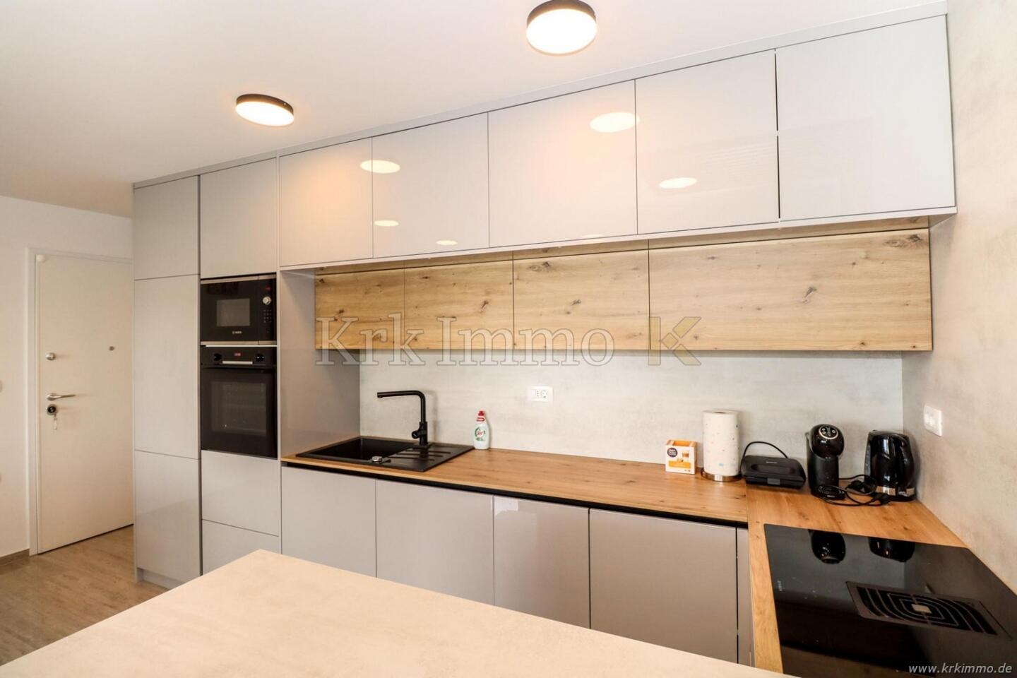 Moderno stanovanje z bazenom in pogledom na morje. KRKIMMO nepremičnine - Slika 22