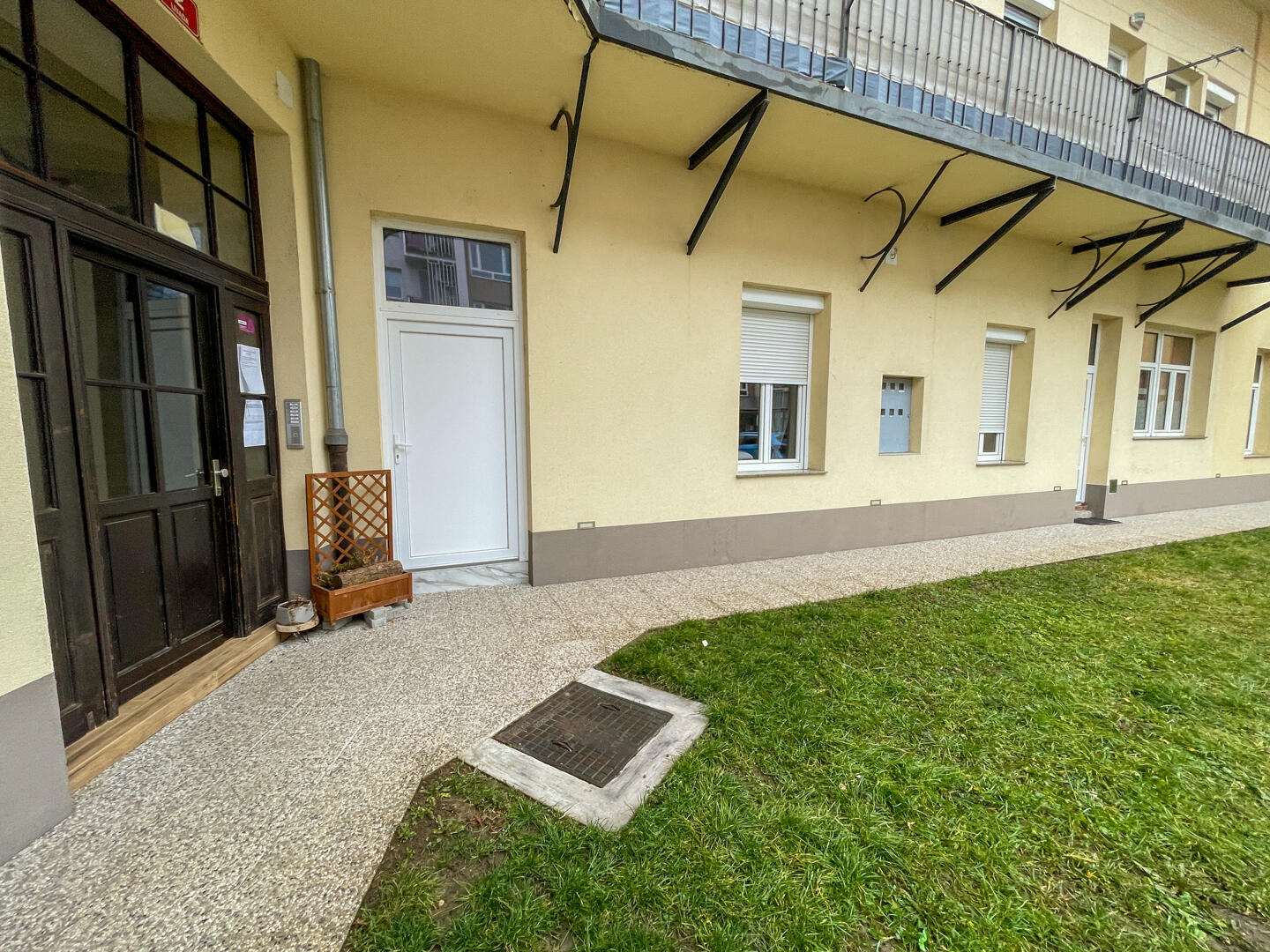 2 SOBNO V CELOTI PRENOVLJENO - Slika 6