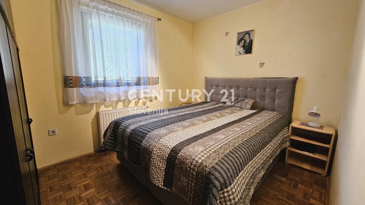 Na izjemno sončni in mirni lokaciji prodamo novejšo, lepo urejeno samostojno stanovanjsko hišo - Slika 21