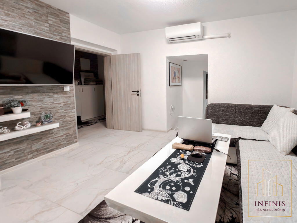 Prodaja, Stanovanje, 2,5-sobno, Ljubljana mesto, Center, Center - Slika 2