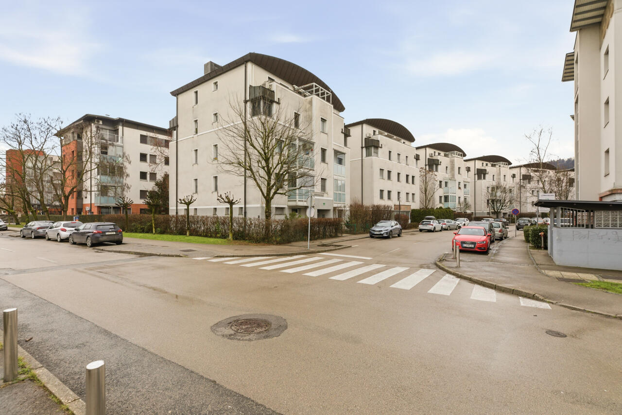 IZJEMNA PRILOŽNOST – PROSTORNO 2,5 SOBNO STANOVANJE Z GARAŽO NA NOVIH POLJANAH - Slika 33