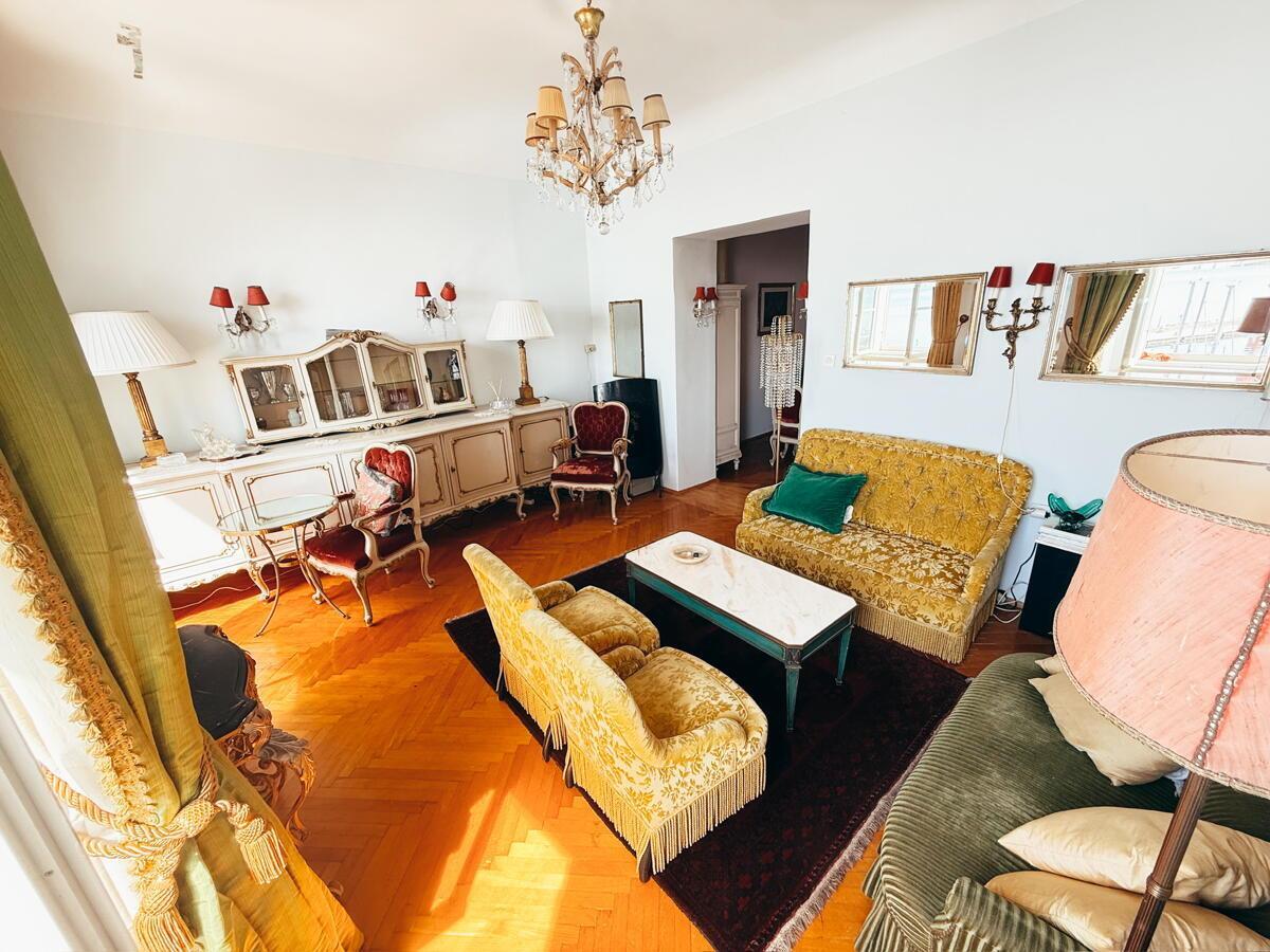 EKSKLUZIVNO STANOVANJE V ZGODOVINSKI PALAČI – PRVA VRSTA OB MORJU, PIRAN - Slika 10