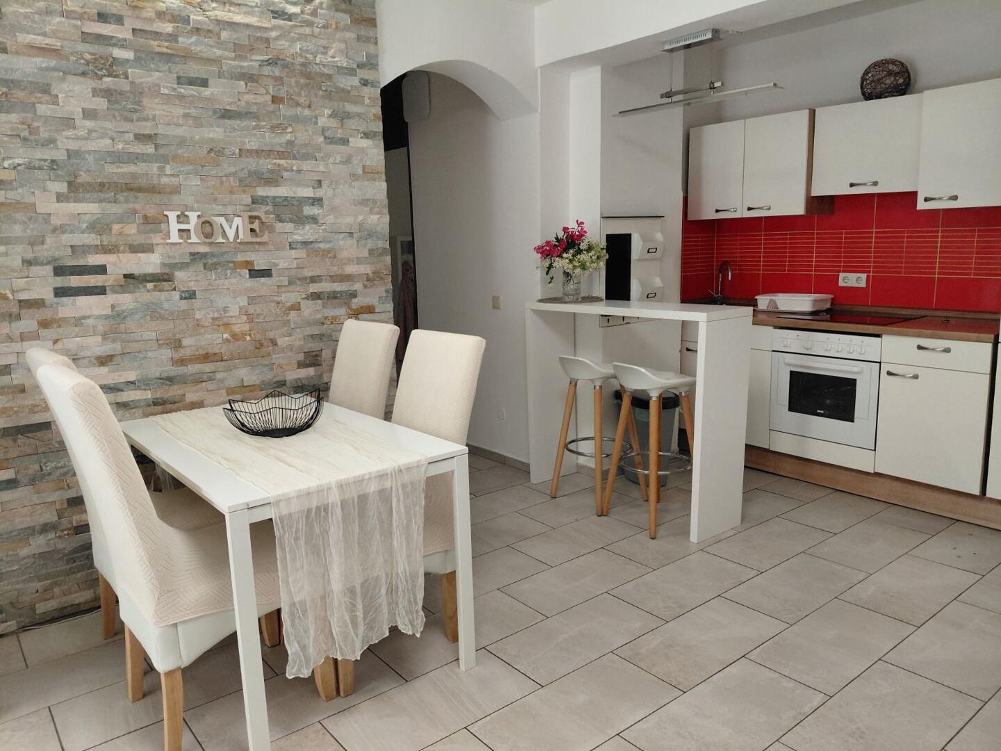Portorož – apartma v centru, le 200 m od morja, možnost dokupa parkirnega mesta - Slika 1