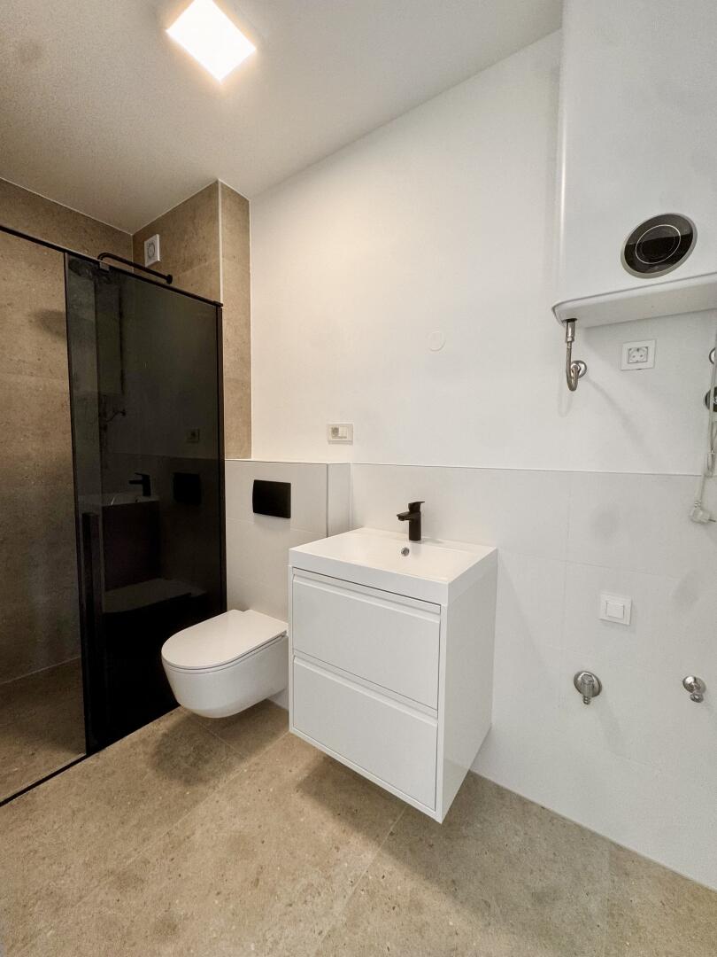 Stanovanje v prvem nadstropju z vrtom - Slika 8