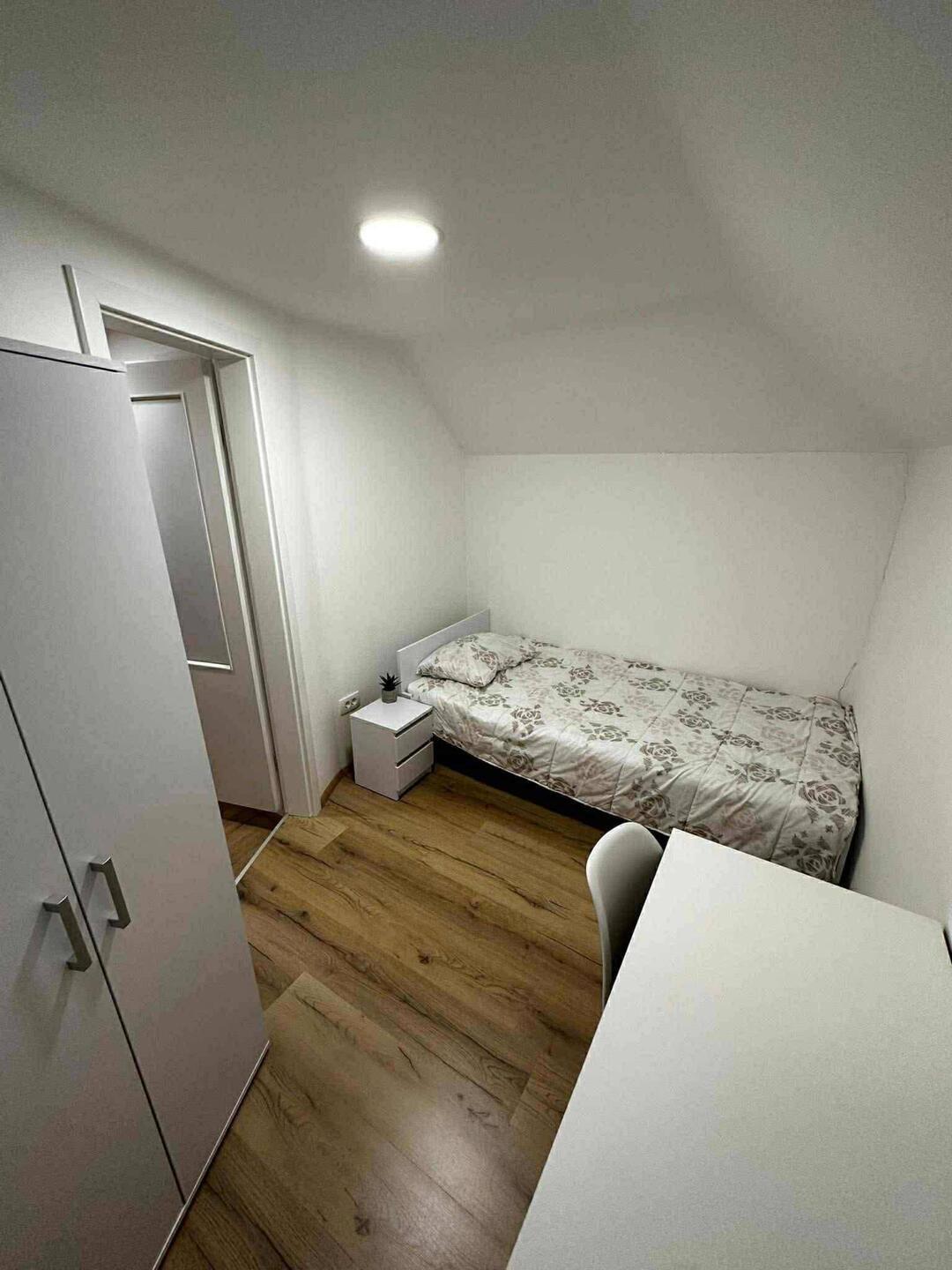 OGLAS ZA SOBE – GLAVNI TRG, MARIBOR - Slika 2