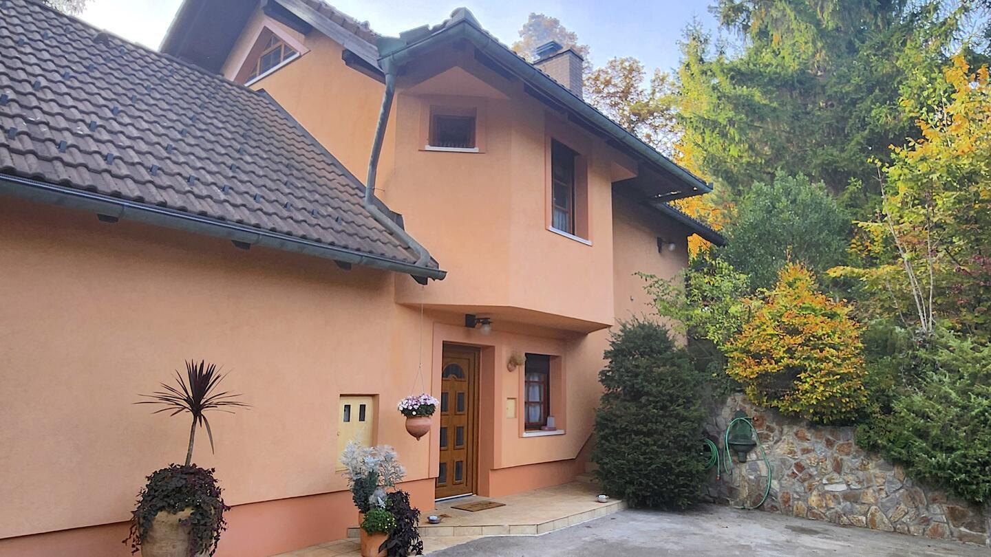 Čudovita samostojna hiša z obsežnim zemljiščem v Malem Lipoglavu - Slika 5