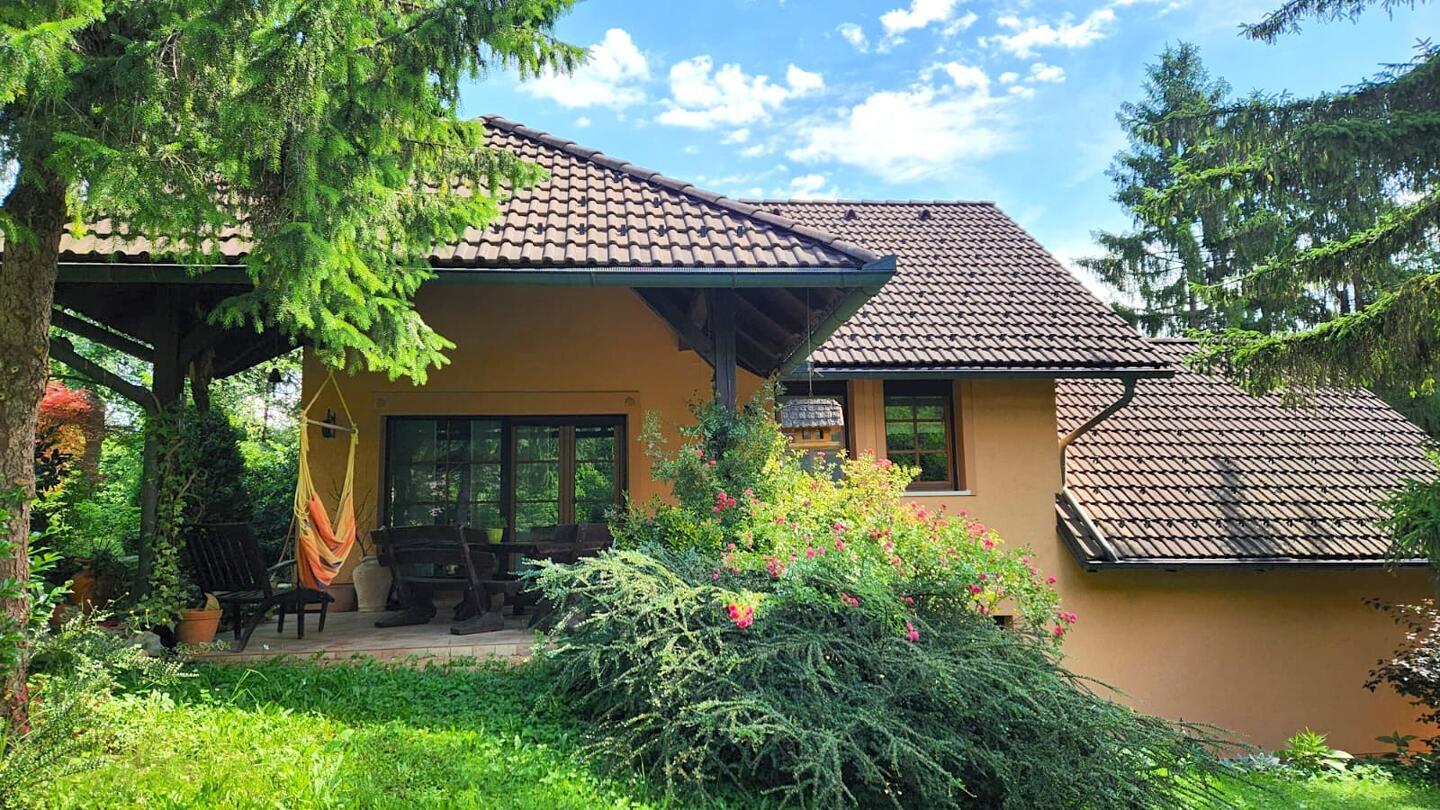 Čudovita samostojna hiša z obsežnim zemljiščem v Malem Lipoglavu - Slika 1