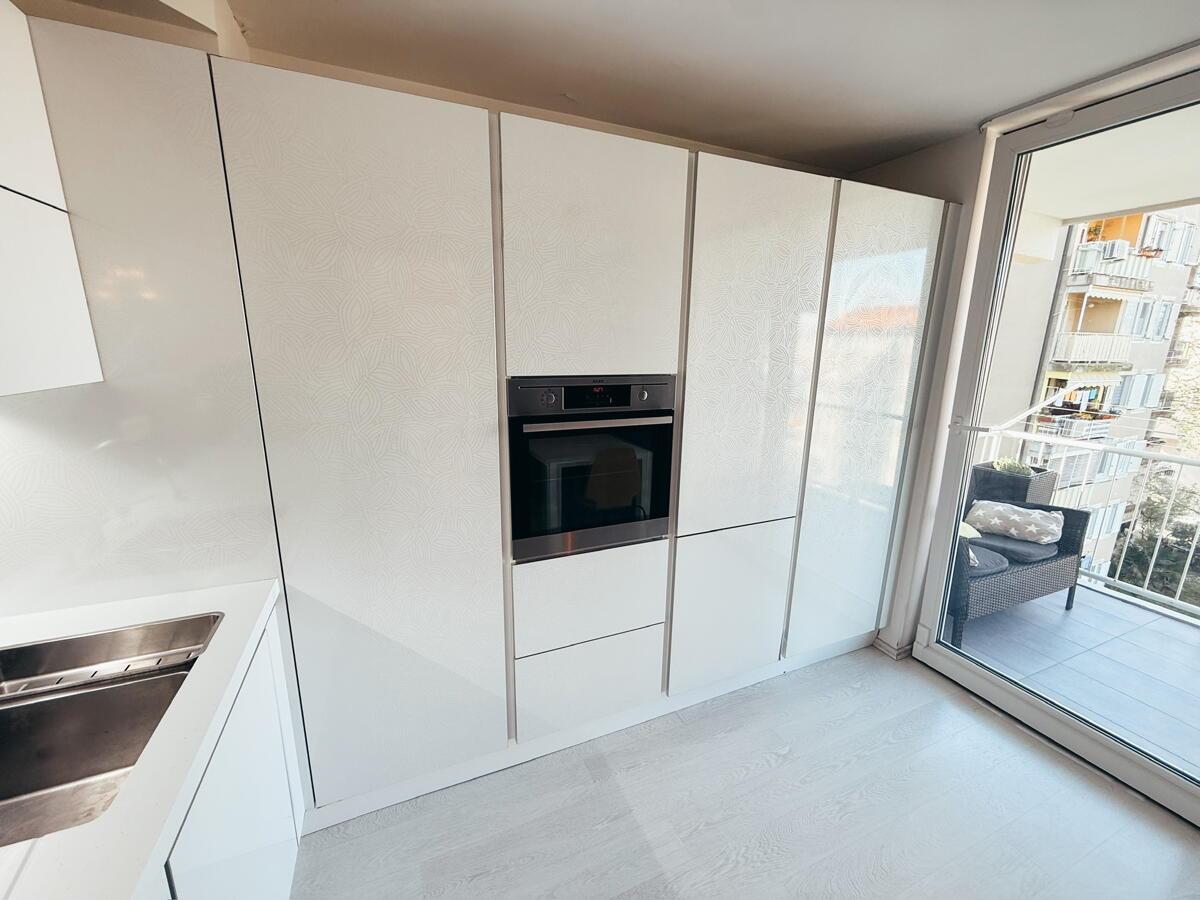 Koper / Markovec, Dolgoročno Oddamo svetlo, prostorno in moderno stanovanje s pogledom na morje! - Slika 6