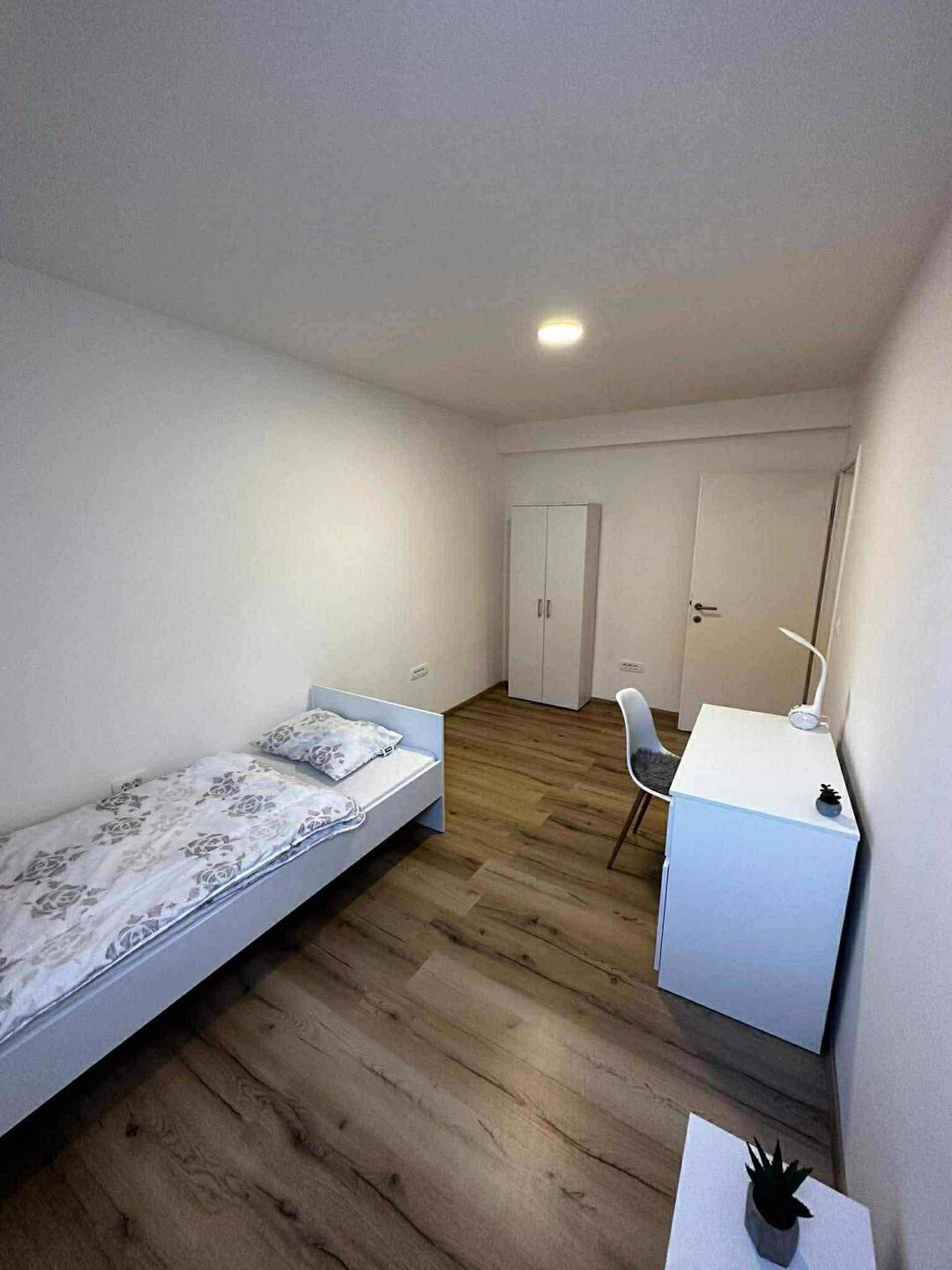 OGLAS ZA SOBE – GLAVNI TRG, MARIBOR - Slika 13