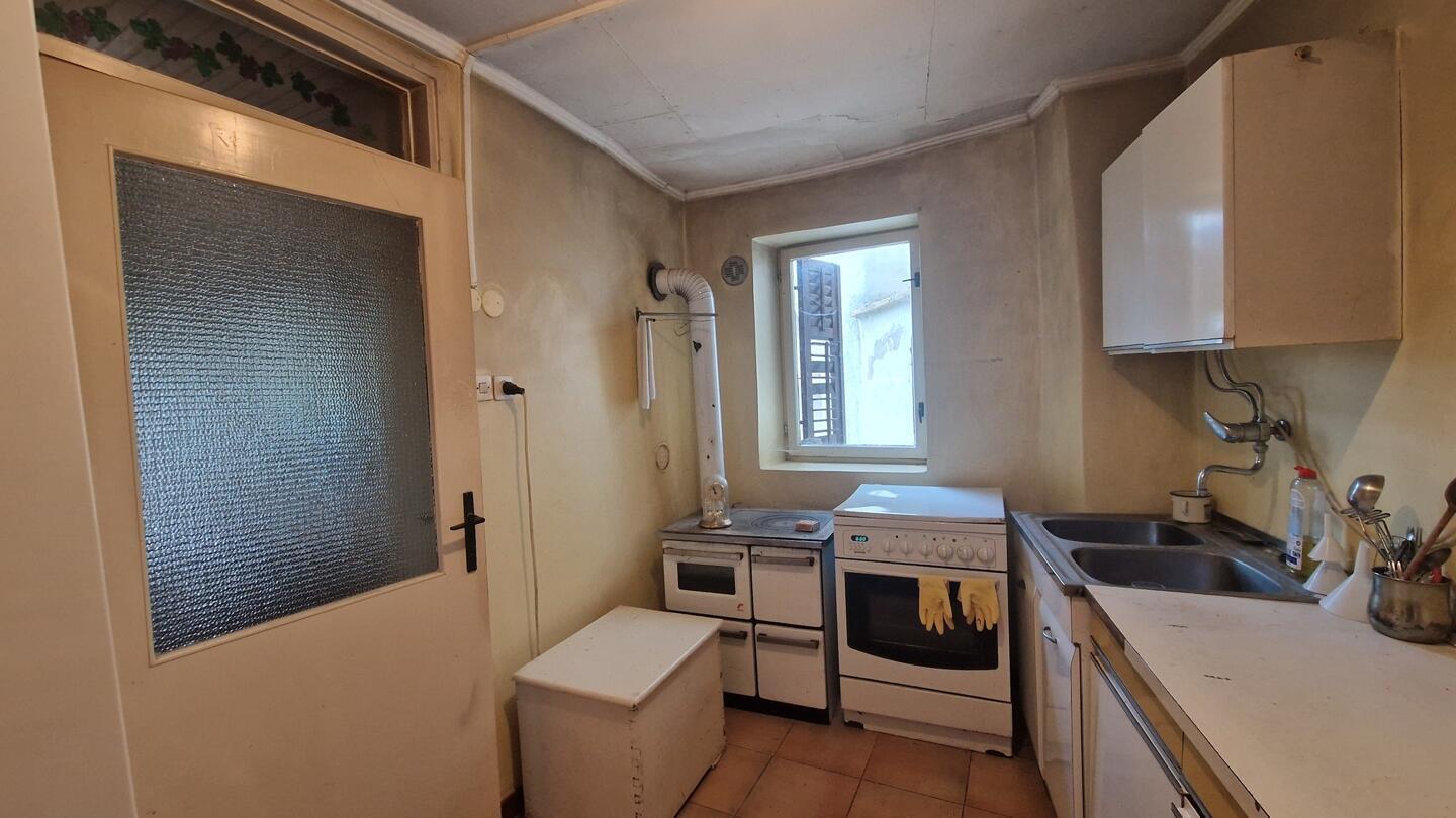 Kraška kamnita vrstna hiša - vseljiva - Slika 38
