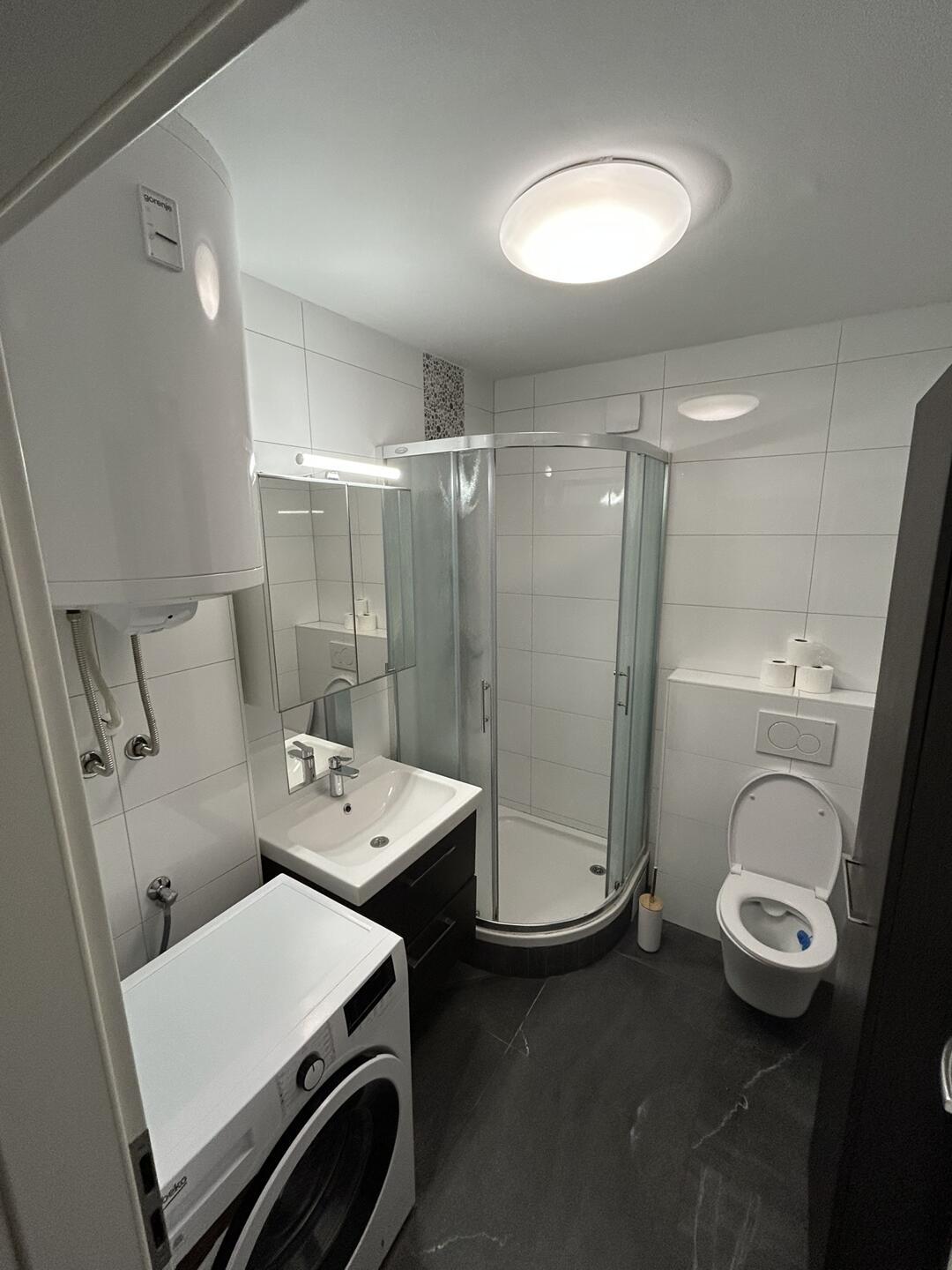 Obnovljeno 2-sobno stanovanje, Maribor, Tabor (Bližina UKC) - Slika 25