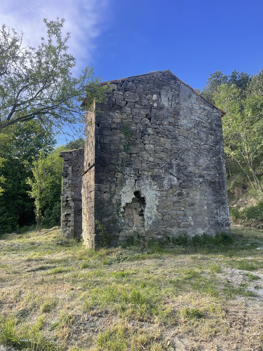 PRAVLJIČNA HIŠICA SREDI GOZDA - Slika 3
