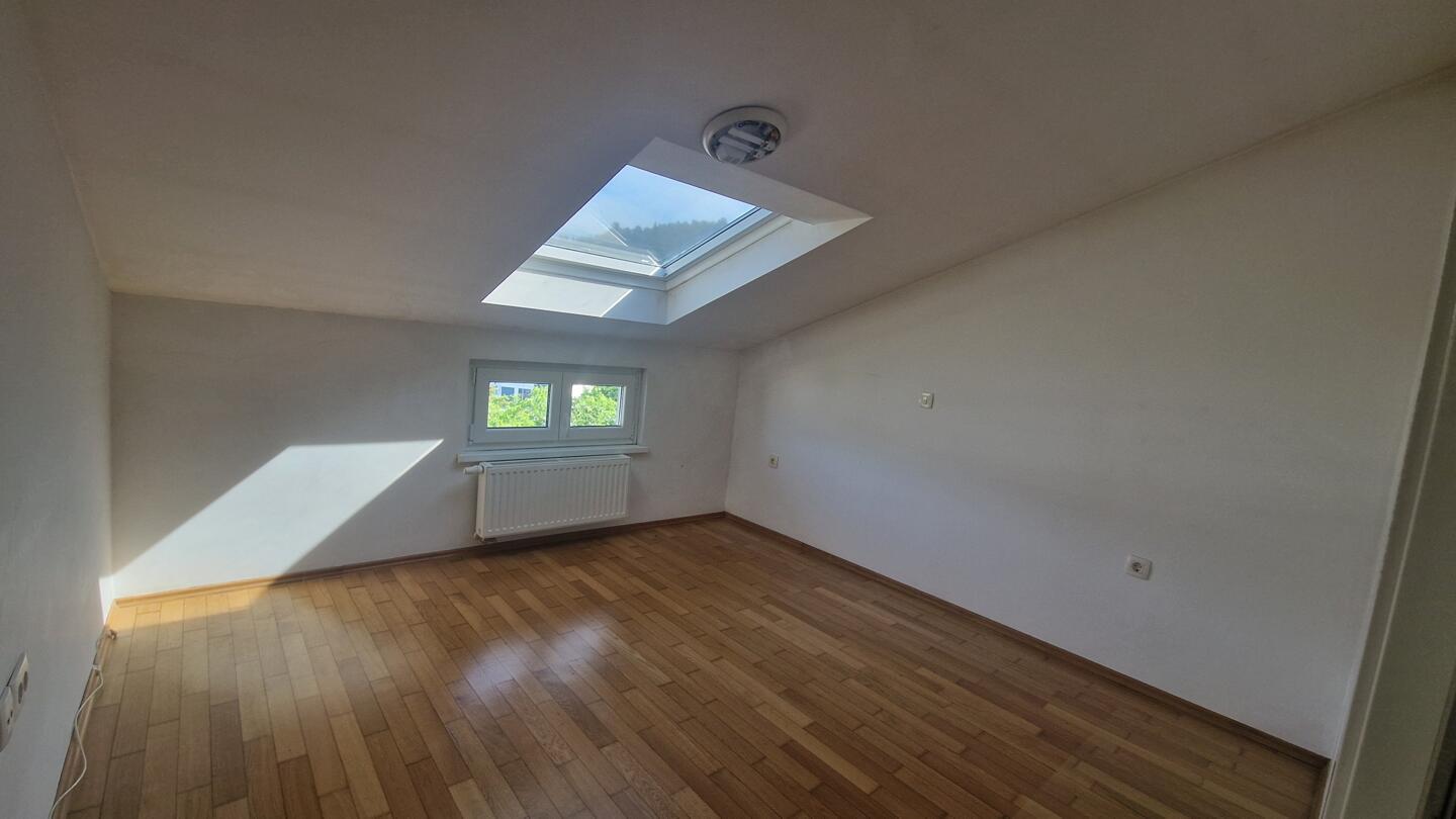 Enosobno stanovanje Sežana z lastnim parkiriščem - Slika 1