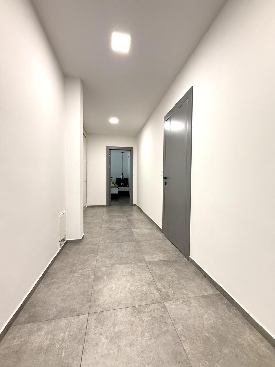 Moderna samostojna hiša brez stopnic - Slika 28