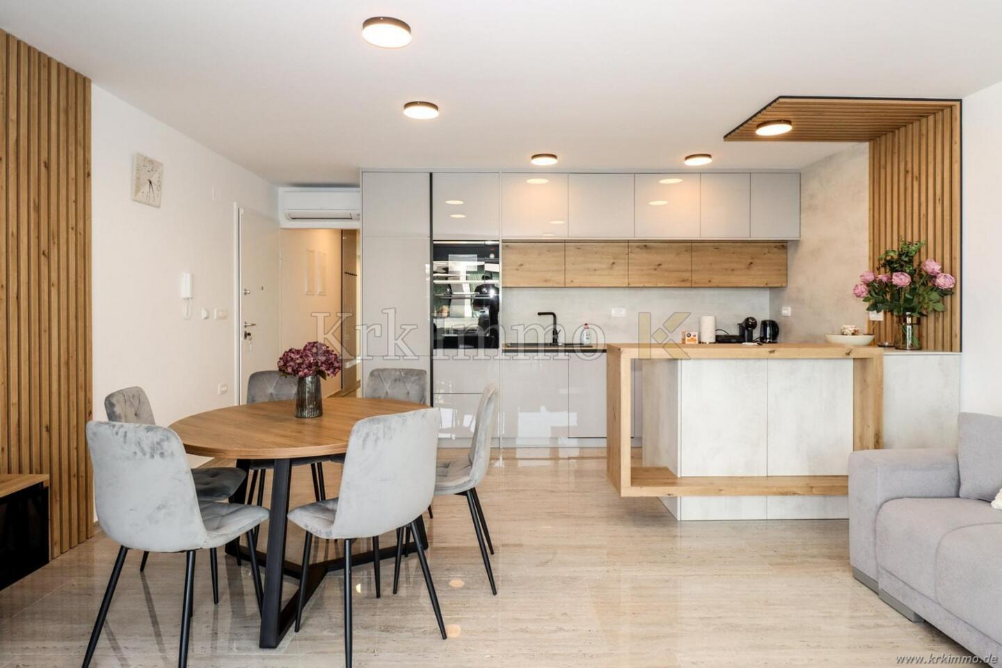 Moderno stanovanje z bazenom in pogledom na morje. KRKIMMO nepremičnine - Slika 4