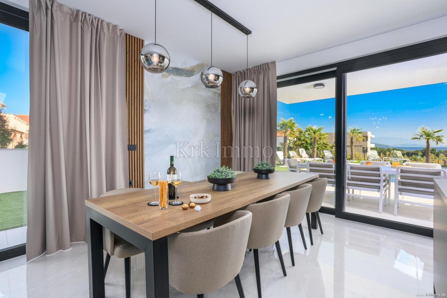 Novogradnja Krk: Luksuzna hiša dvojček z bazenom, savno, fitnesom in jacuzzijem! - Slika 5