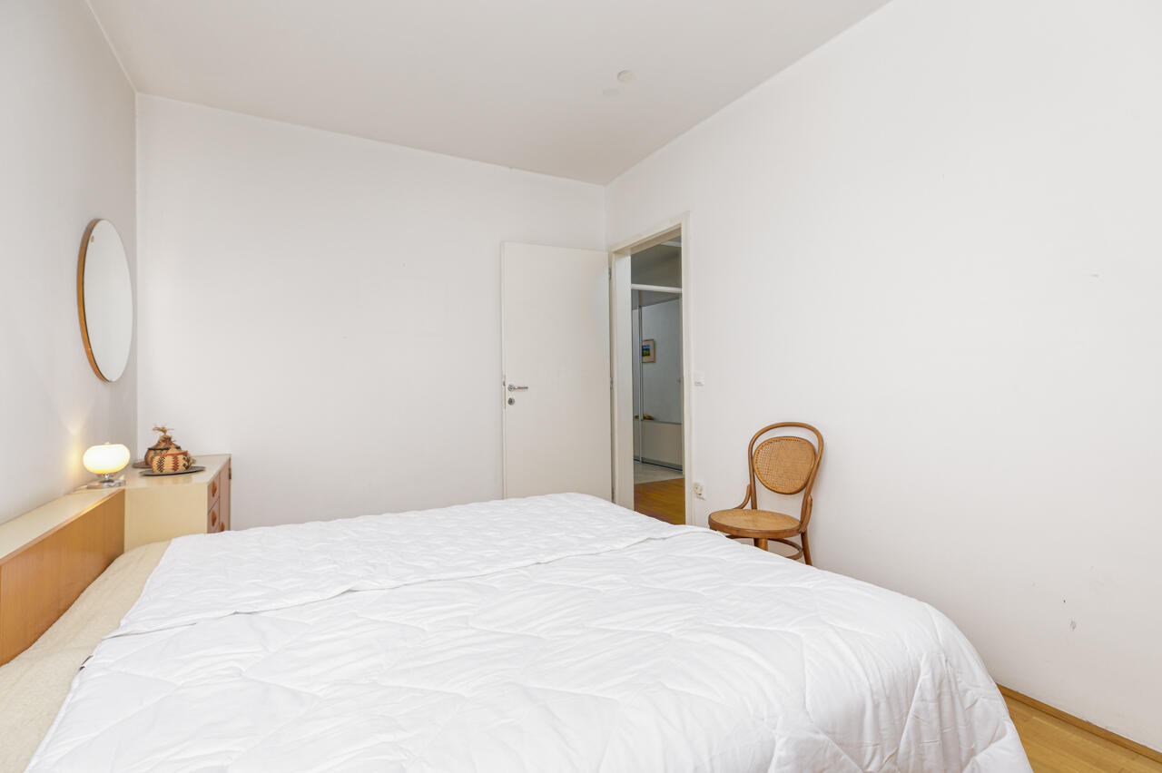 IZJEMNA PRILOŽNOST – PROSTORNO 2,5 SOBNO STANOVANJE Z GARAŽO NA NOVIH POLJANAH - Slika 42