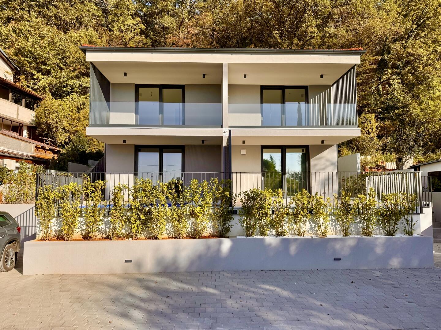 Stanovanje v prvem nadstropju z vrtom - Slika 1