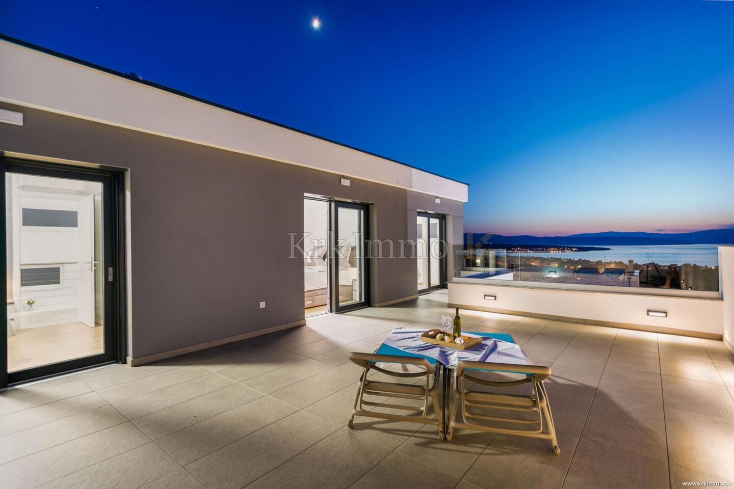 Ekskluzivna vila s pogledom na morje – pripravljena za vselitev - Slika 3