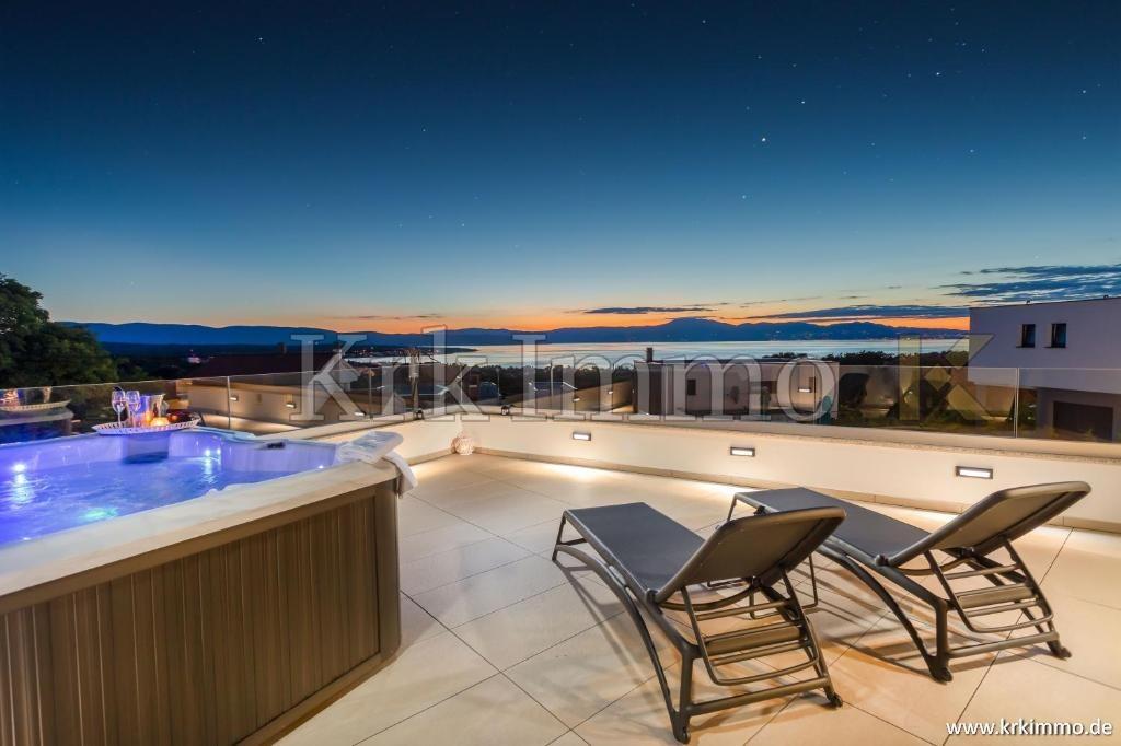 Ekskluzivno! Luksuzna vila z bazenom in pogledom na morje. - Slika 5