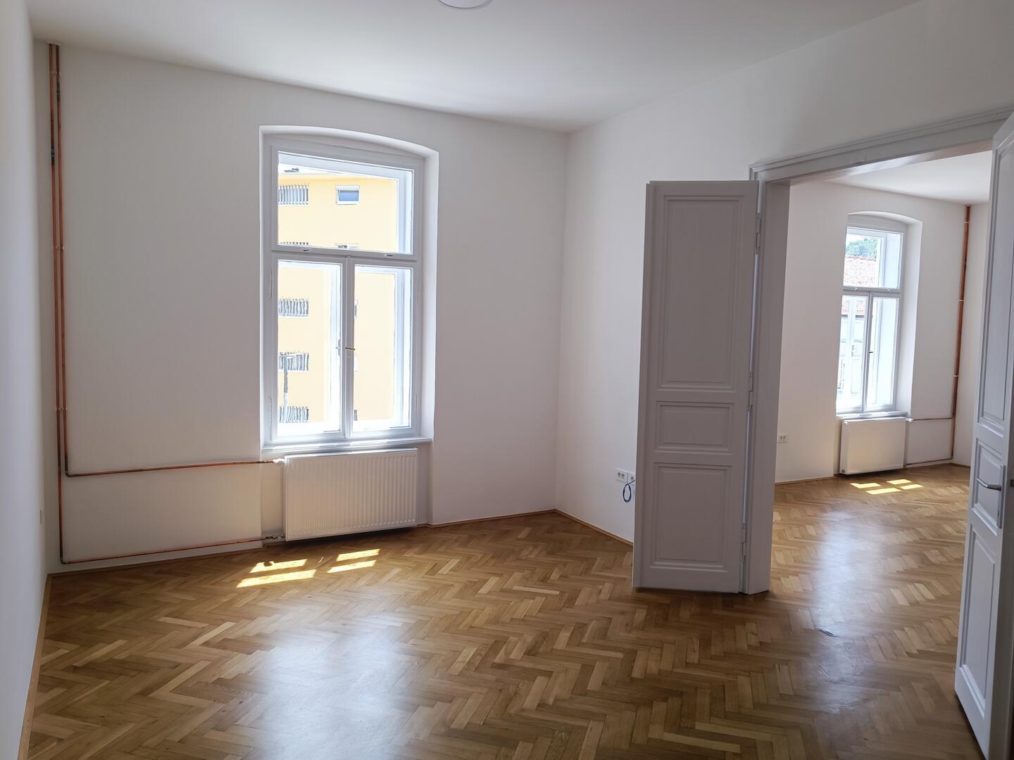 PRENOVLJENO MEŠČANSKO STANOVANJE | 100 m² | CENTER CELJA | BALKON - Slika 5