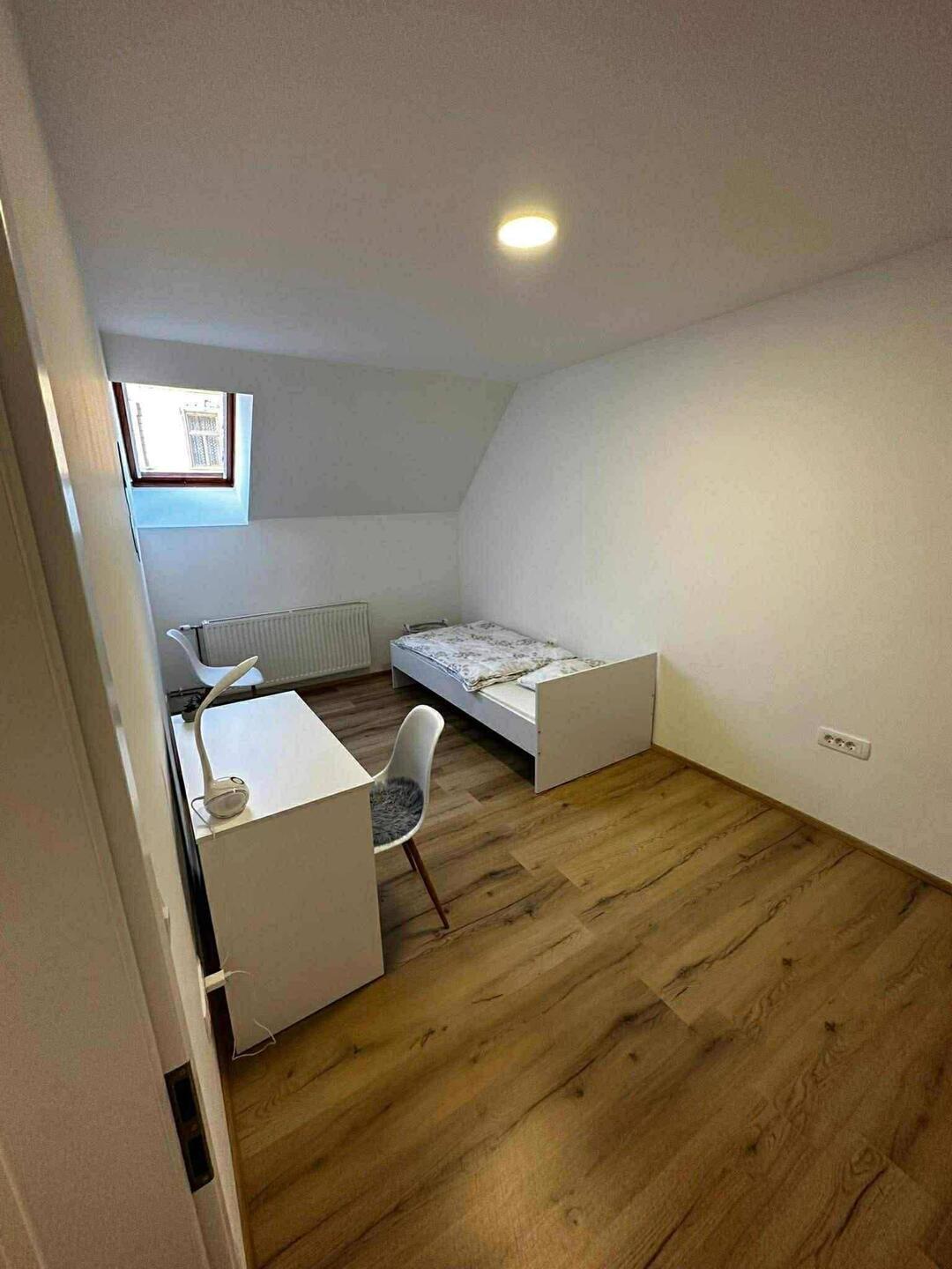 OGLAS ZA SOBE – GLAVNI TRG, MARIBOR - Slika 15