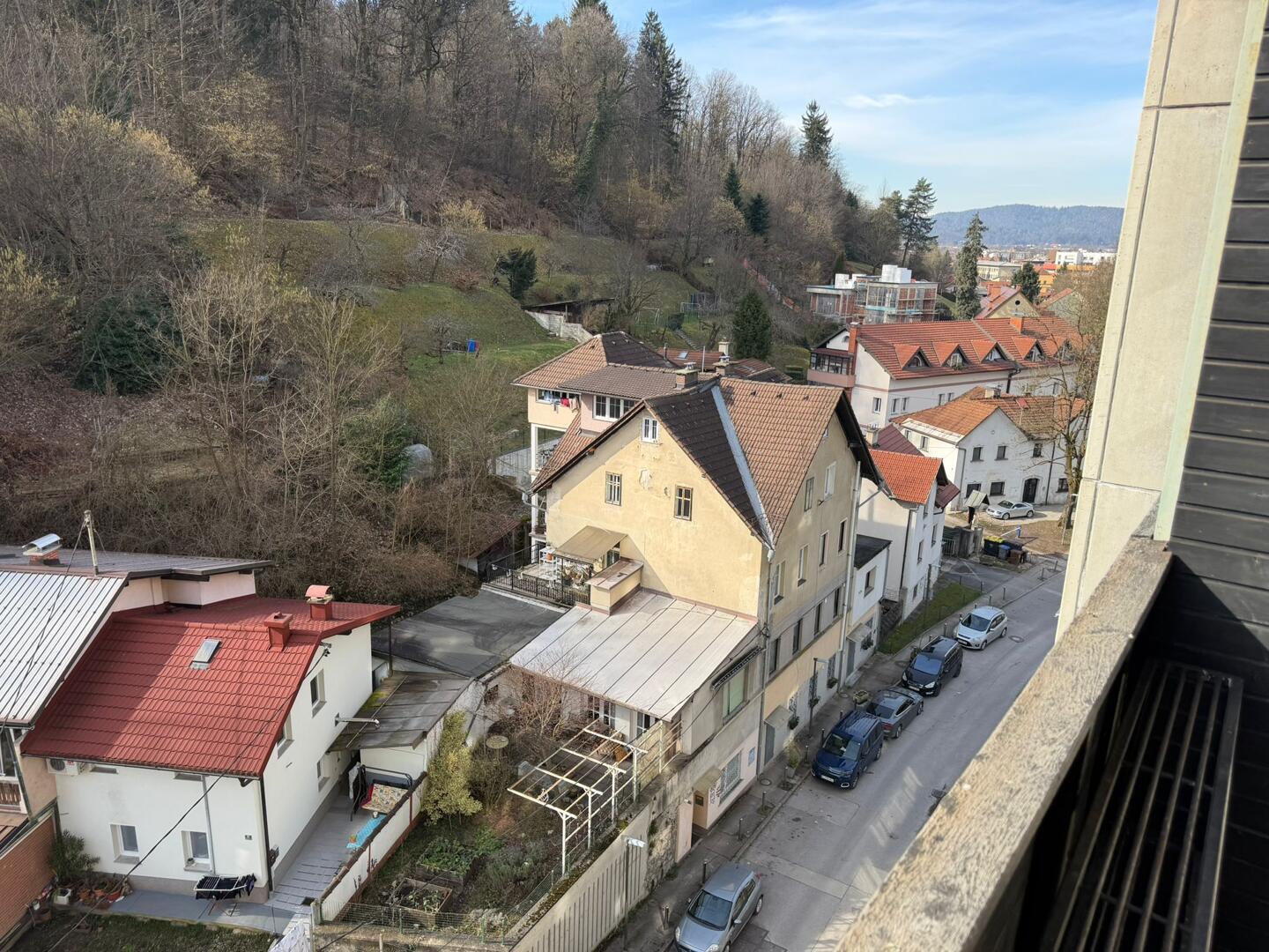 Spodnja Šiška – 2-sobno stanovanje z garažo, odlična lokacija - Slika 6