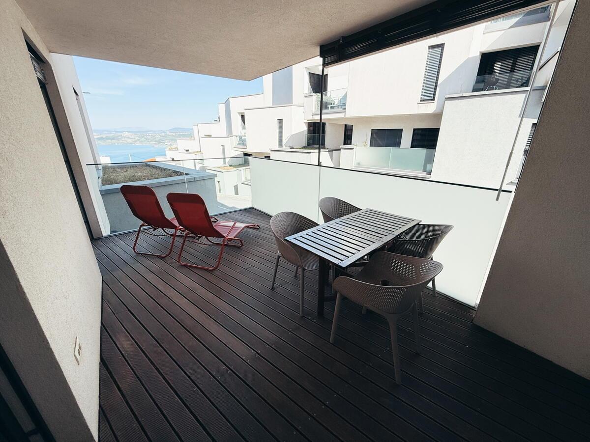 KOPER - NOKTURNO / 3 SOBNO STANOVANJE / POGLED NA MORJE / DOLGOROČNA ODDAJA - Slika 10