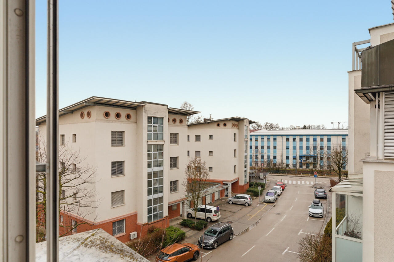 IZJEMNA PRILOŽNOST – PROSTORNO 2,5 SOBNO STANOVANJE Z GARAŽO NA NOVIH POLJANAH - Slika 18