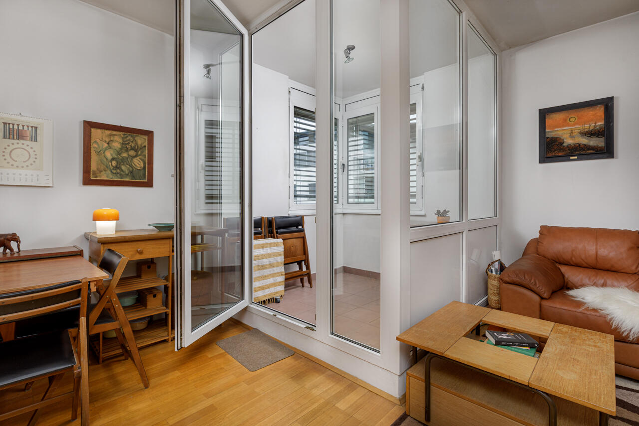 IZJEMNA PRILOŽNOST – PROSTORNO 2,5 SOBNO STANOVANJE Z GARAŽO NA NOVIH POLJANAH - Slika 32