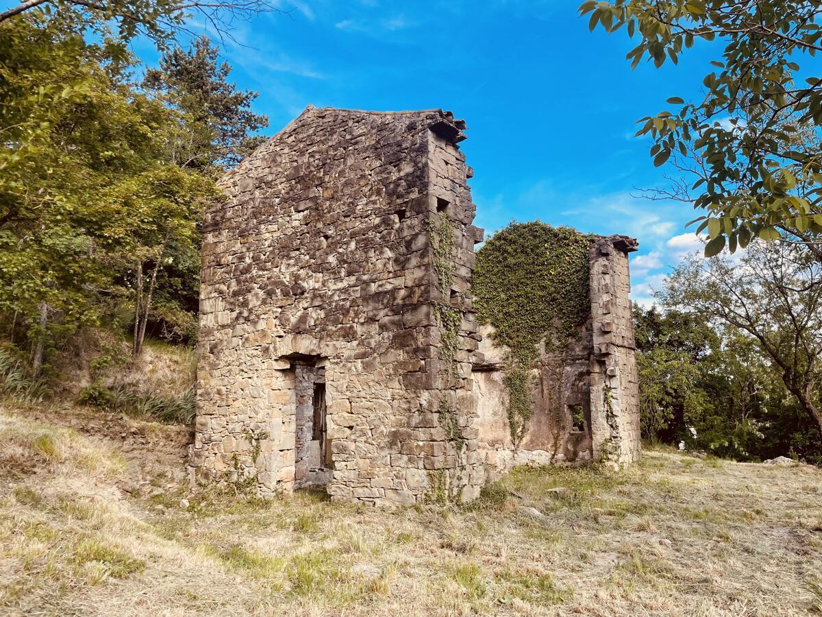 PRAVLJIČNA HIŠICA SREDI GOZDA - Slika 11