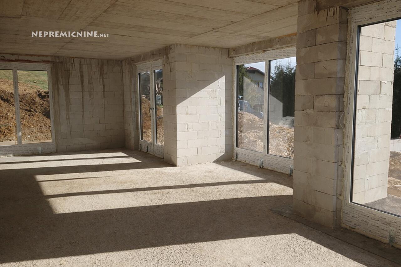 Vojnik - nova družinska hiša s čudovitim pogledom na Vojnik in okolico - Slika 8