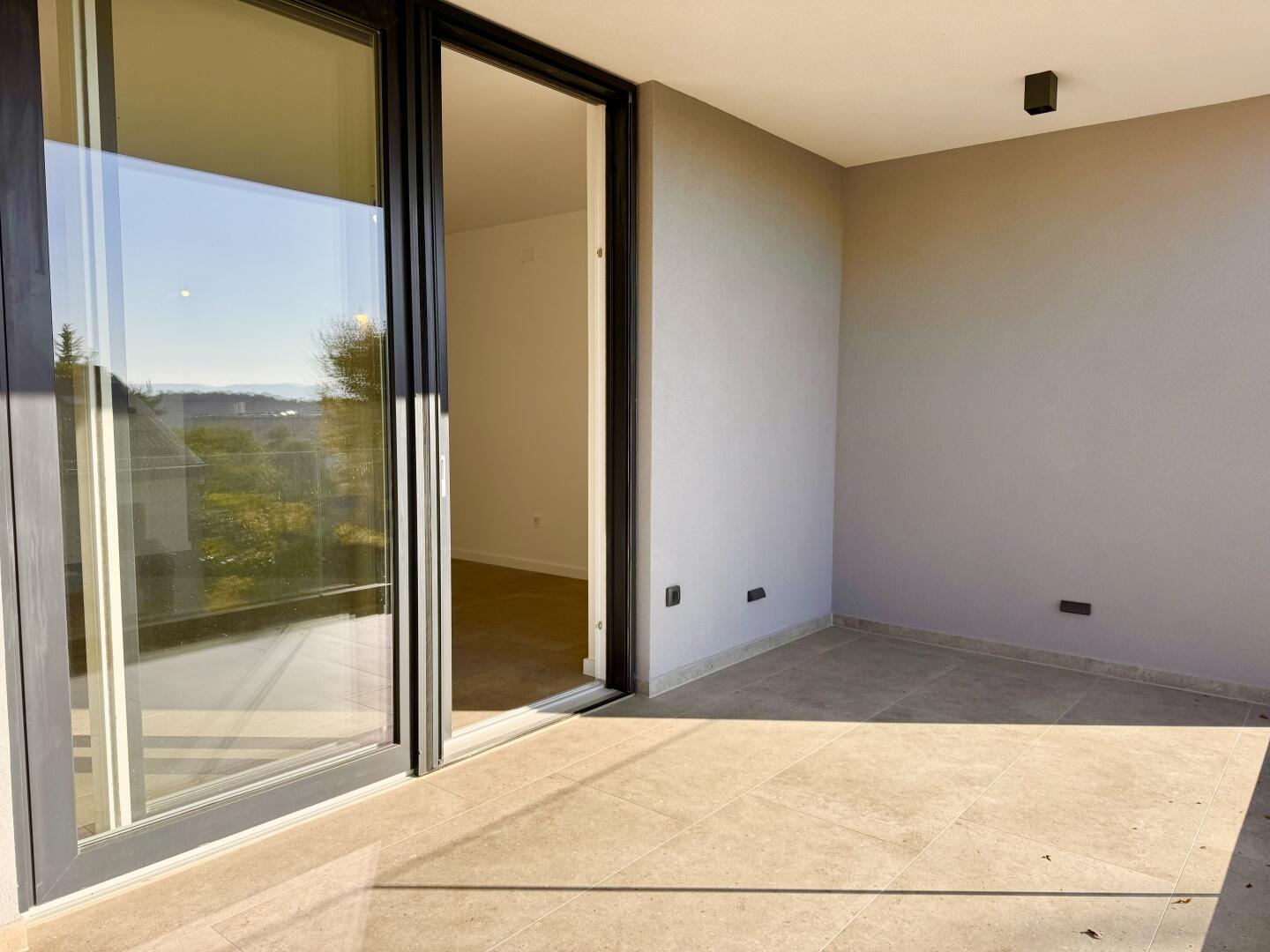 Stanovanje v prvem nadstropju z vrtom - Slika 3