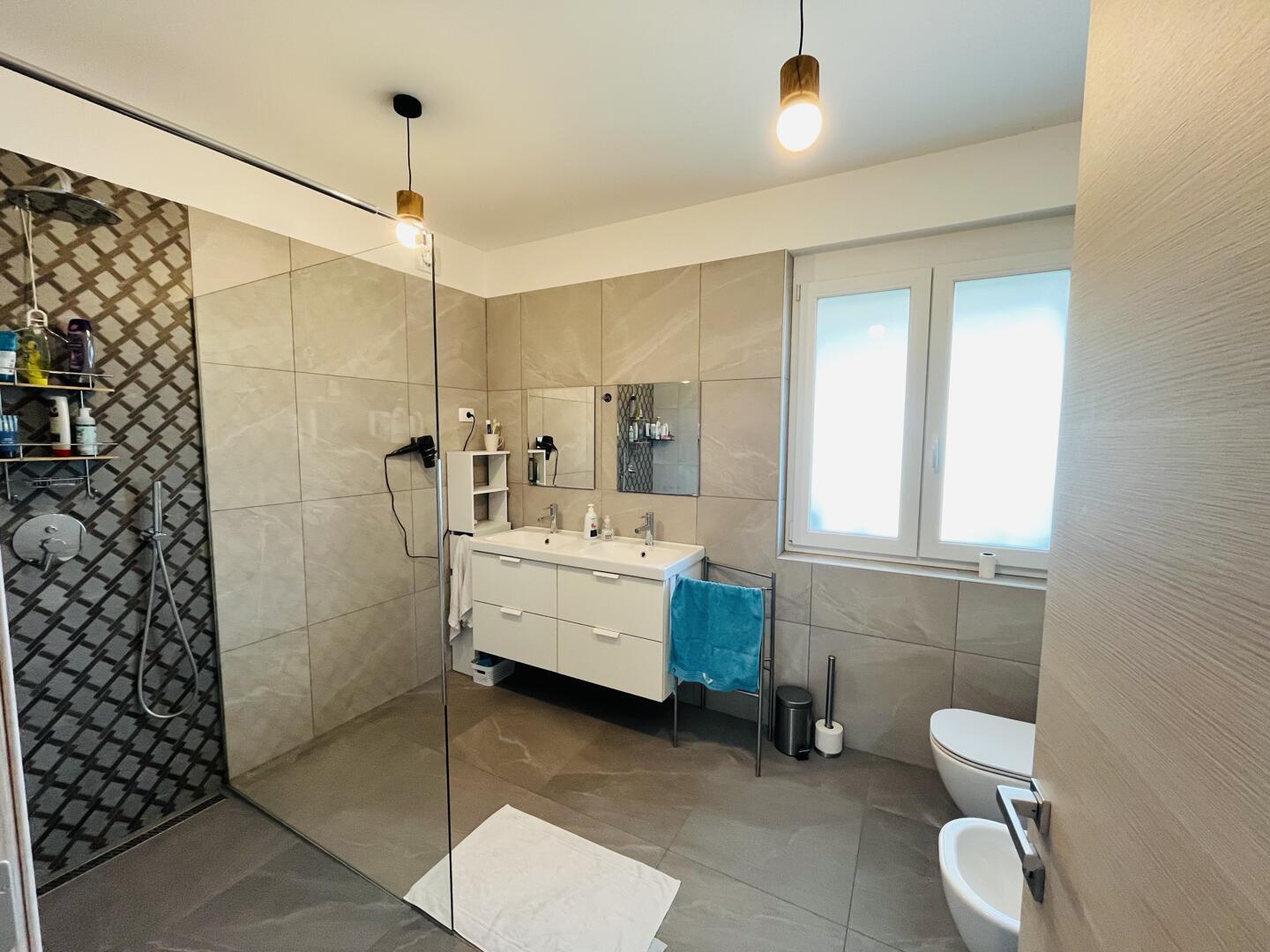 143 m2 moderno stanovanje - Slika 4