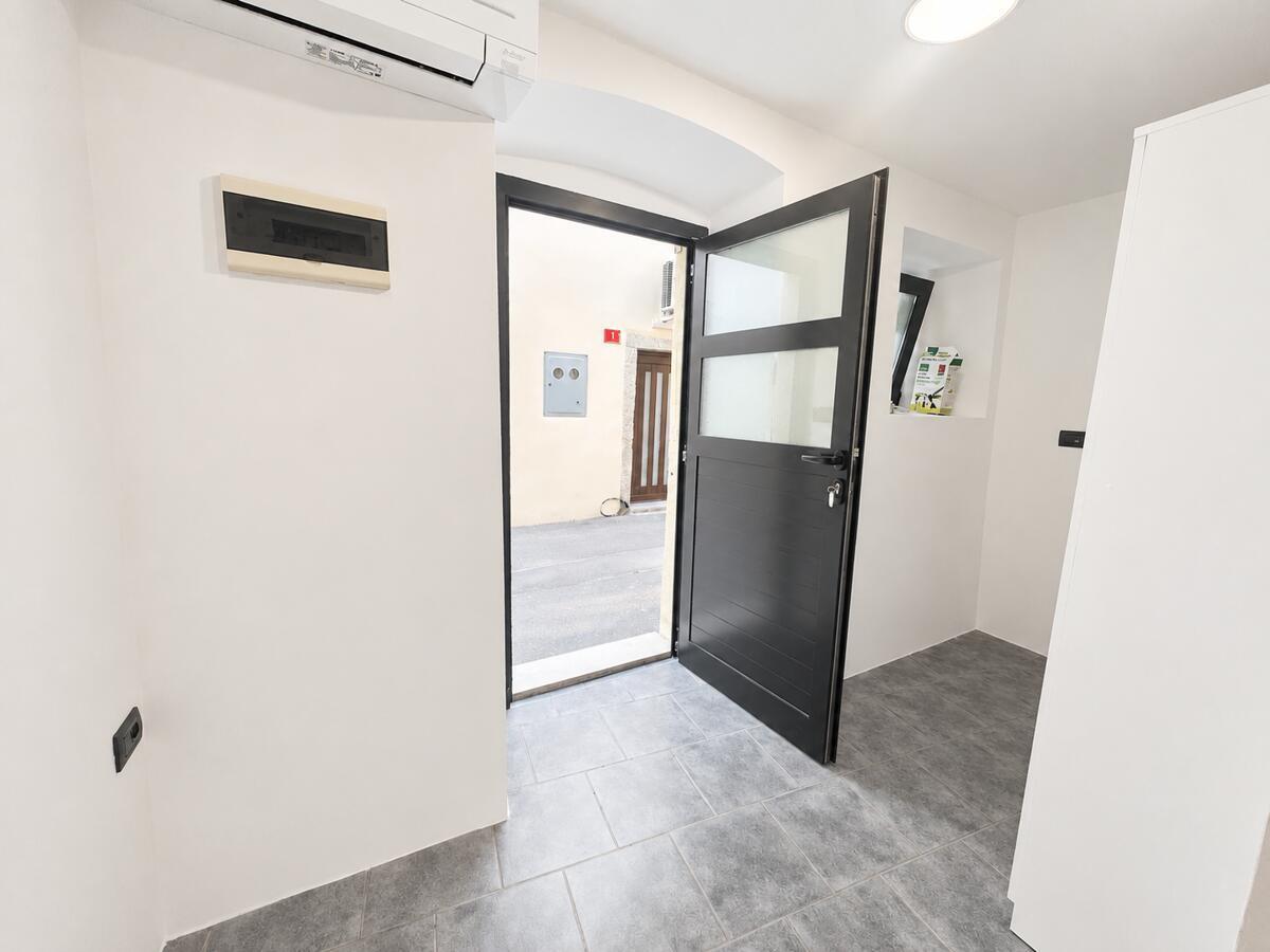 KOPER - CENTER / DOLGOROČNI NAJEM - Slika 3