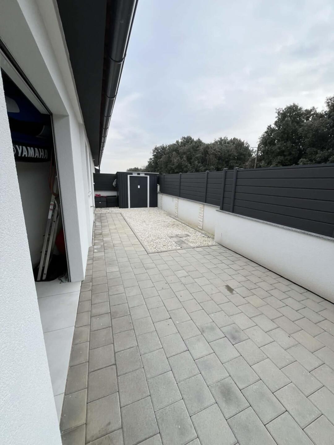 ELEGANTNA VRSTNA HIŠA - DVOJČEK - Slika 8
