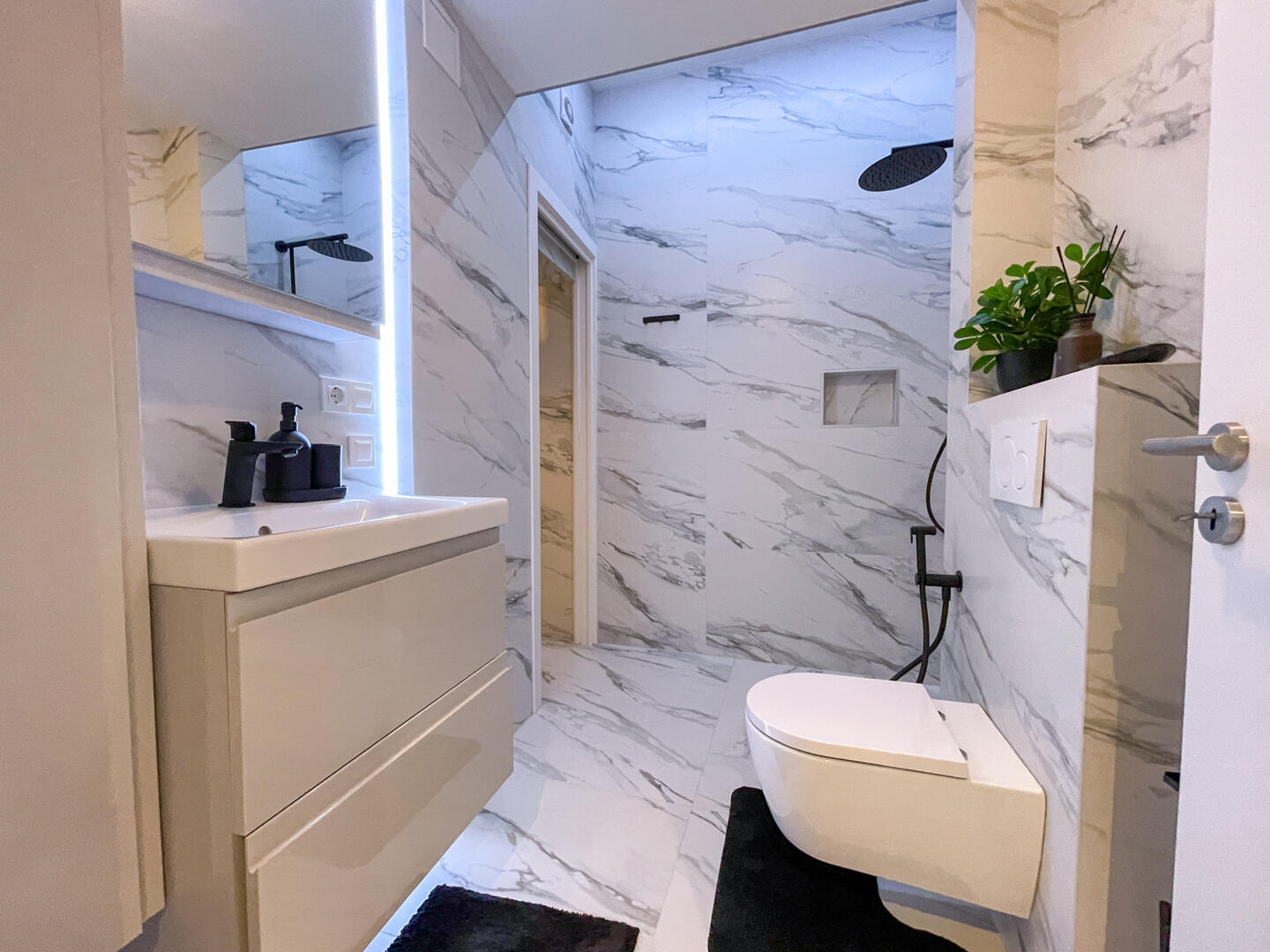 2 SOBNO V CELOTI PRENOVLJENO - Slika 7