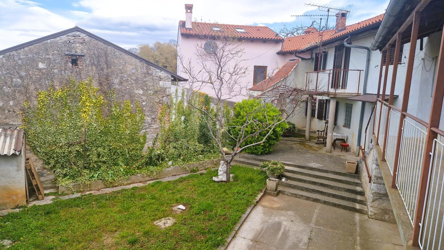 Kraška kamnita vrstna hiša - vseljiva - Slika 37