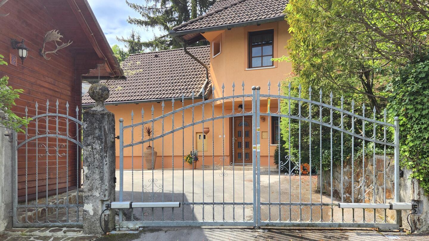 Čudovita samostojna hiša z obsežnim zemljiščem v Malem Lipoglavu - Slika 15