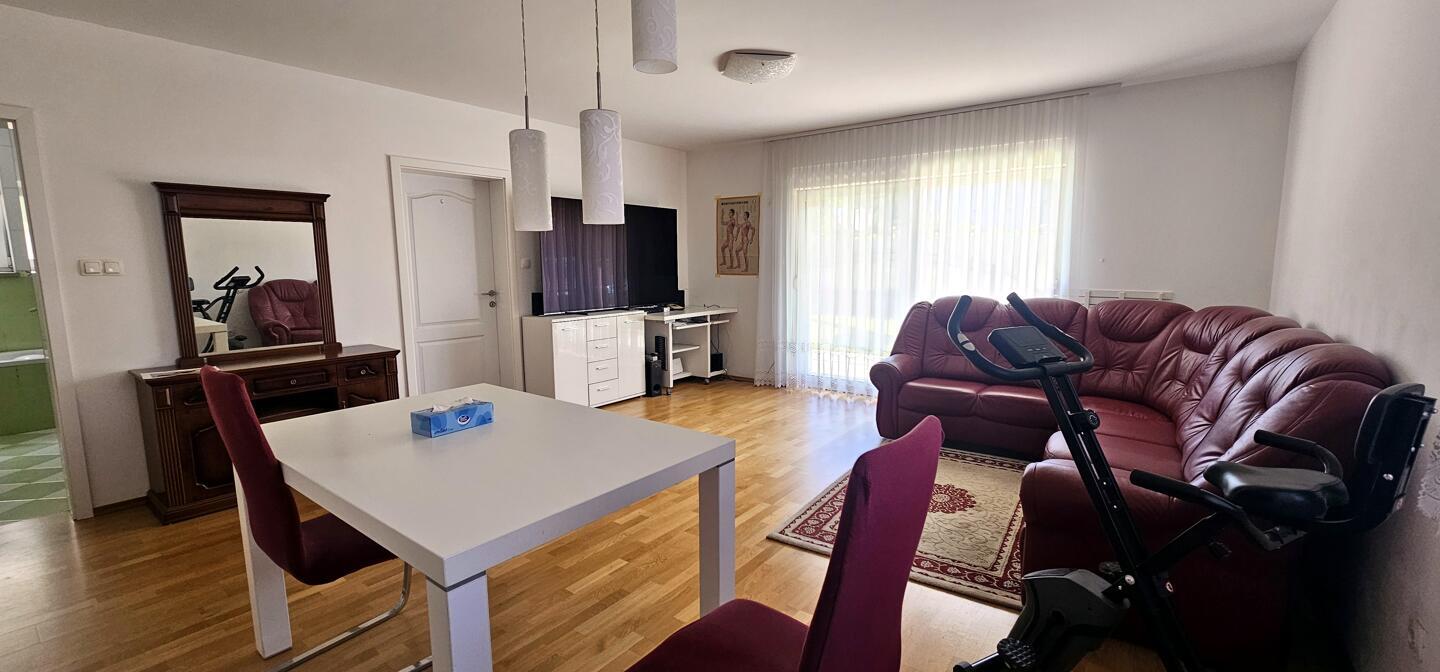 Stanovanjsko-poslovna hiša Limbuš (Pekre), ločen poslovni del, sončna elektrarna - Slika 5