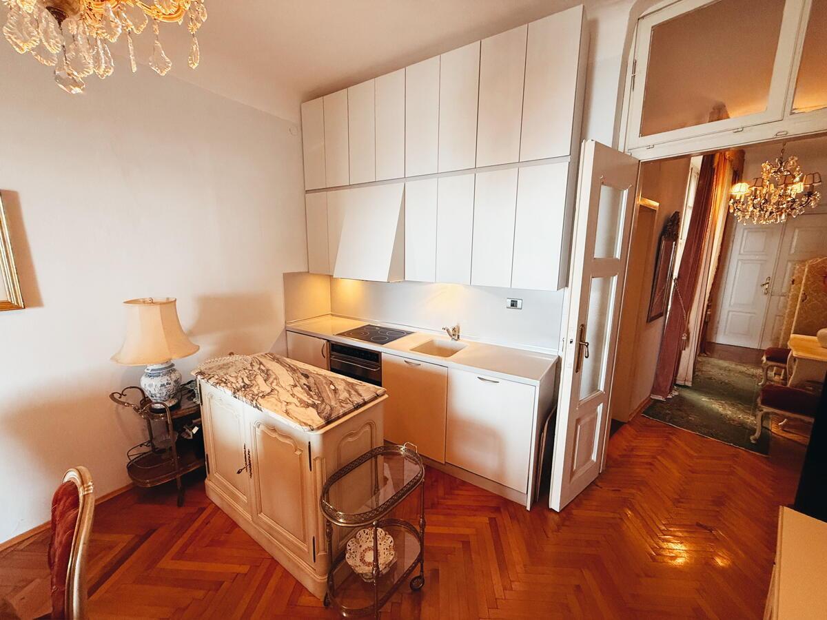 EKSKLUZIVNO STANOVANJE V ZGODOVINSKI PALAČI – PRVA VRSTA OB MORJU, PIRAN - Slika 14