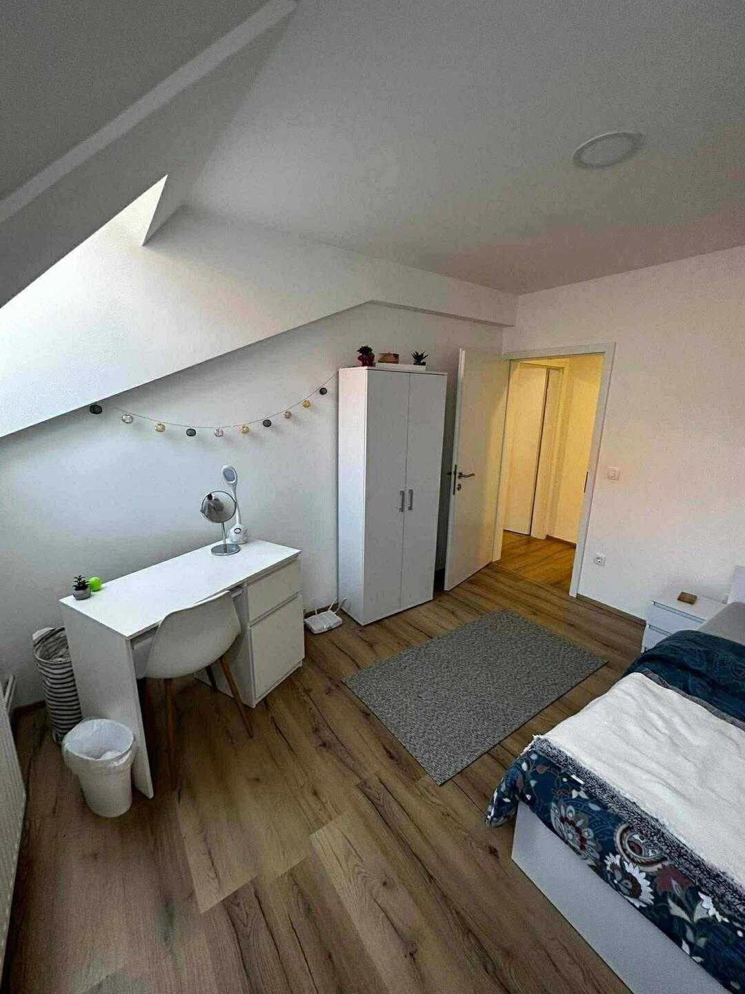 OGLAS ZA SOBE – GLAVNI TRG, MARIBOR - Slika 12