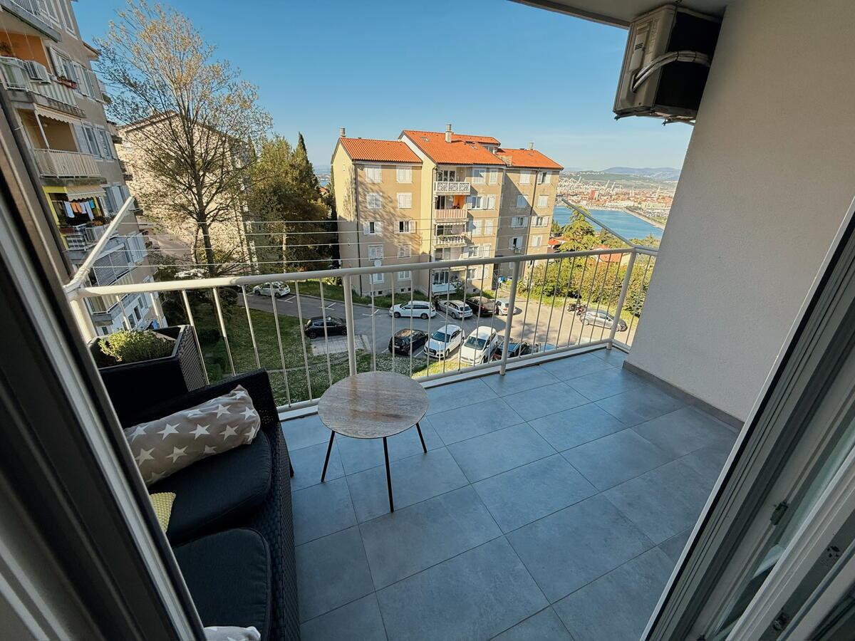 Koper / Markovec, Dolgoročno Oddamo svetlo, prostorno in moderno stanovanje s pogledom na morje! - Slika 3