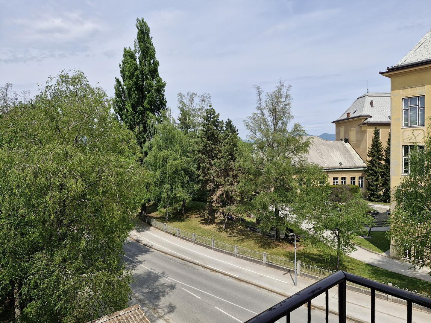 PRENOVLJENO MEŠČANSKO STANOVANJE | 100 m² | CENTER CELJA | BALKON - Slika 7