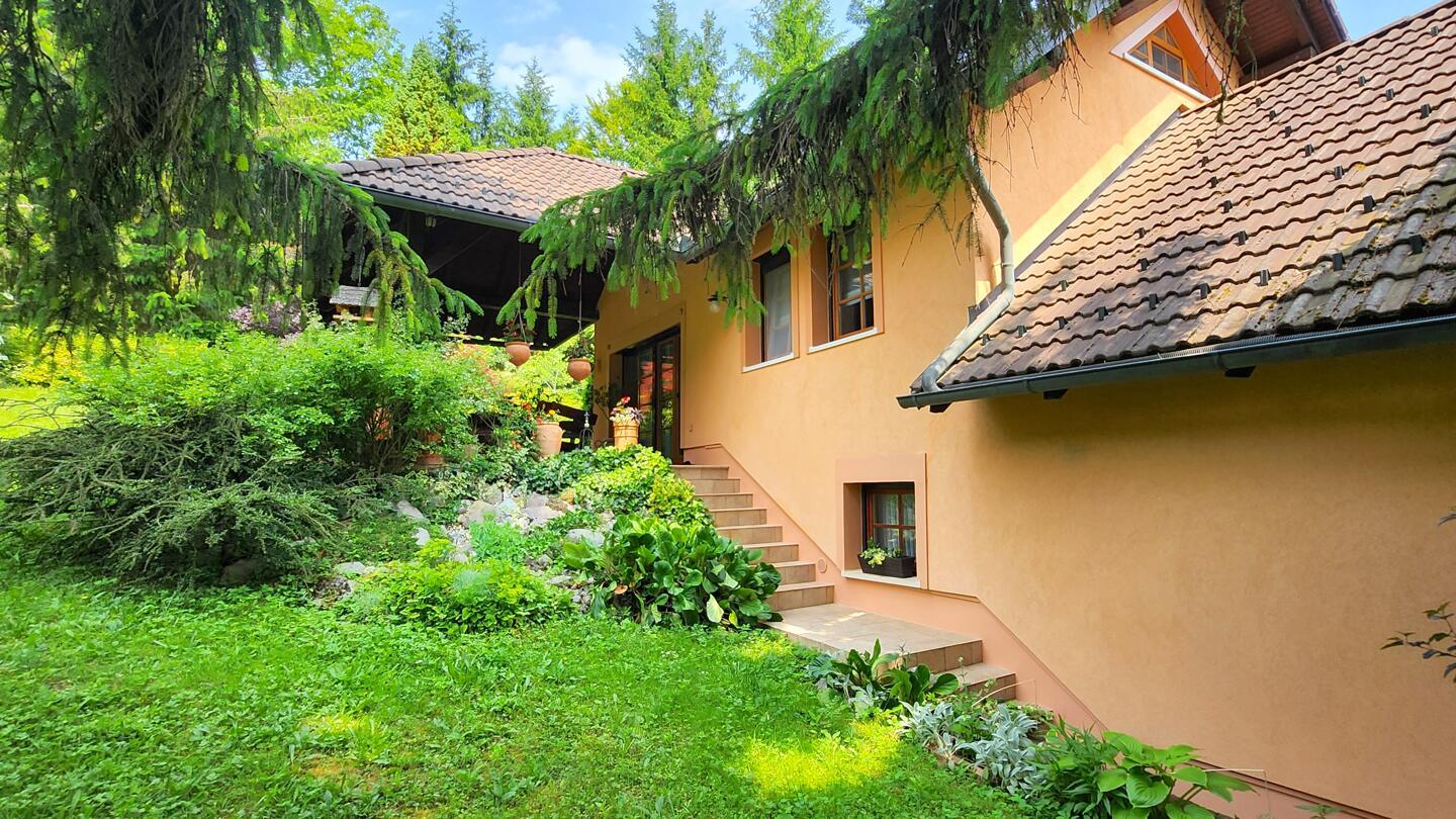 Čudovita samostojna hiša z obsežnim zemljiščem v Malem Lipoglavu - Slika 14