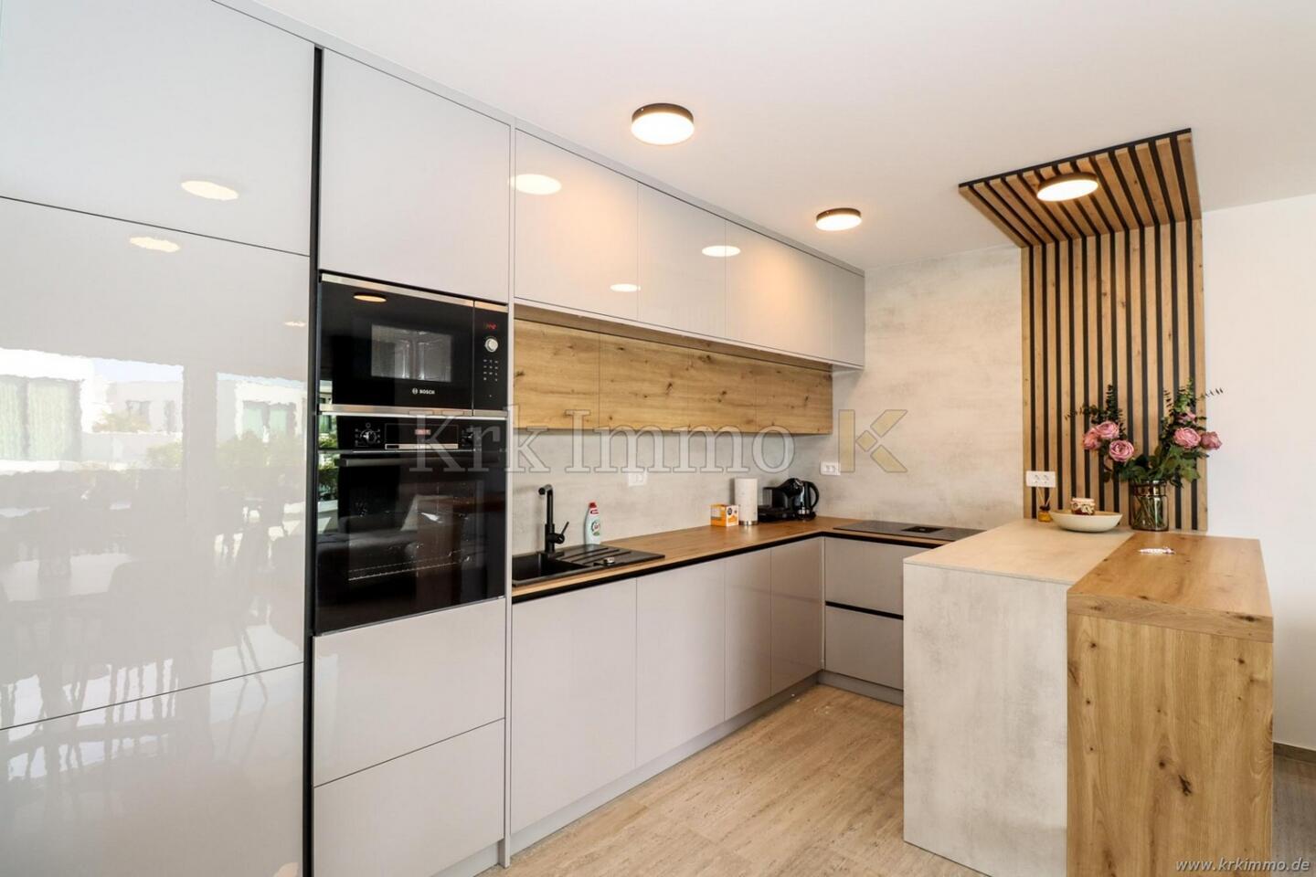 Moderno stanovanje z bazenom in pogledom na morje. KRKIMMO nepremičnine - Slika 21