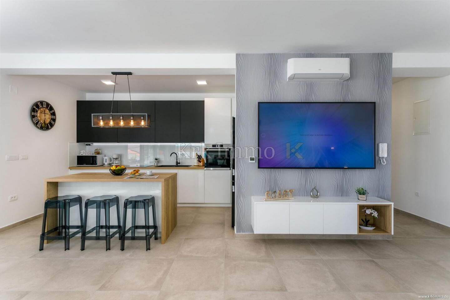 Ekskluzivna vila s pogledom na morje – pripravljena za vselitev - Slika 5