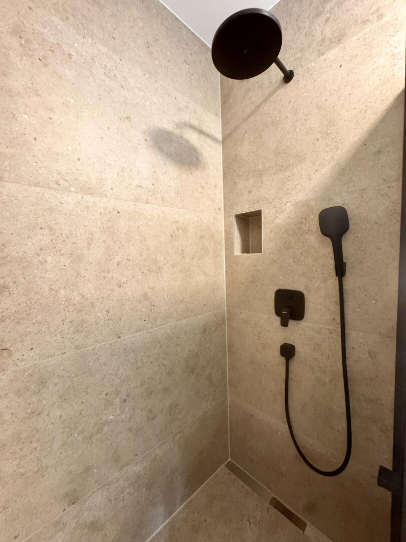 Stanovanje v prvem nadstropju z vrtom - Slika 6