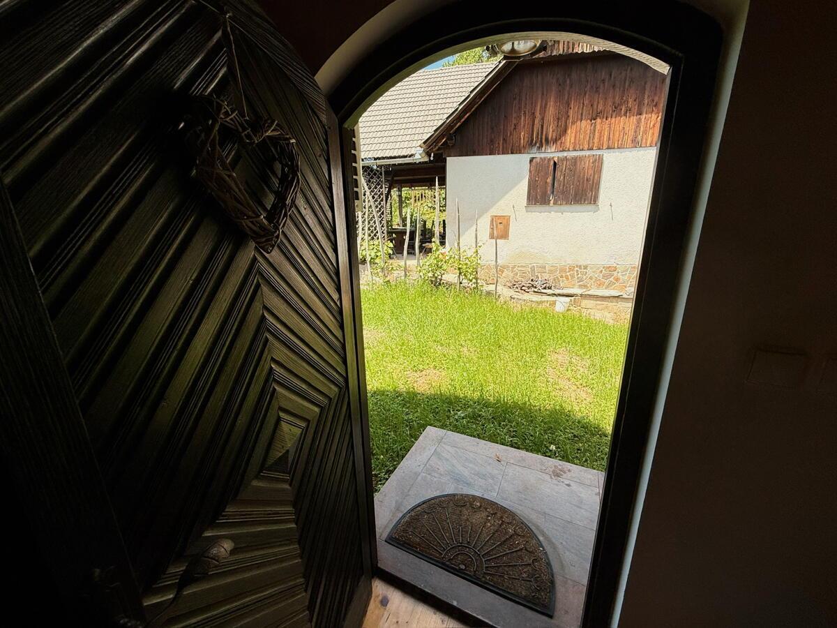 VINOGRADNIŠKA DOMAČIJA Z DUŠO IN ZGODBO – KJER NARAVA, VINO IN RAZGLED USTVARJAJO NEKAJ POSEBNEGA - Slika 14