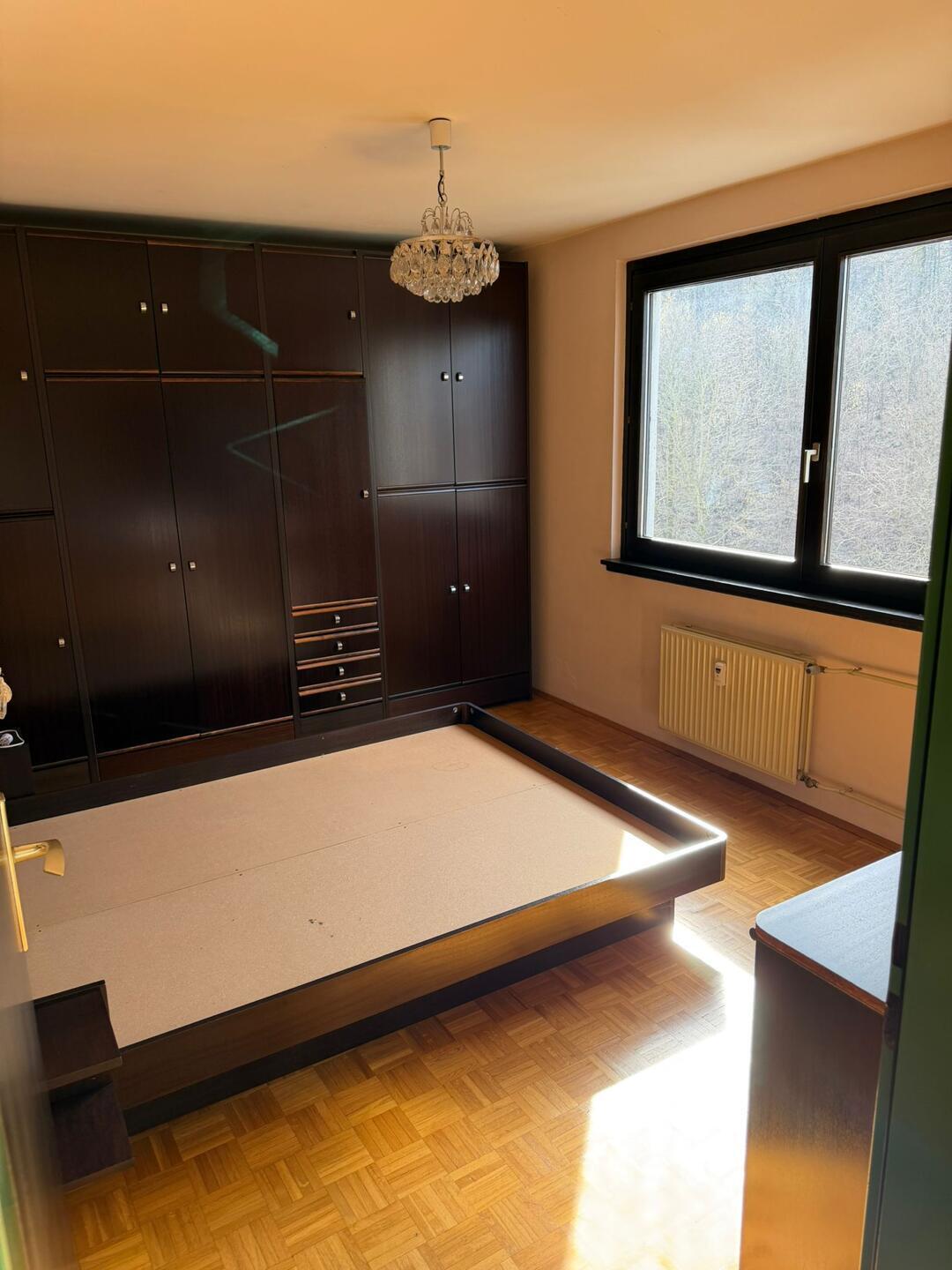 Spodnja Šiška – 2-sobno stanovanje z garažo, odlična lokacija - Slika 8